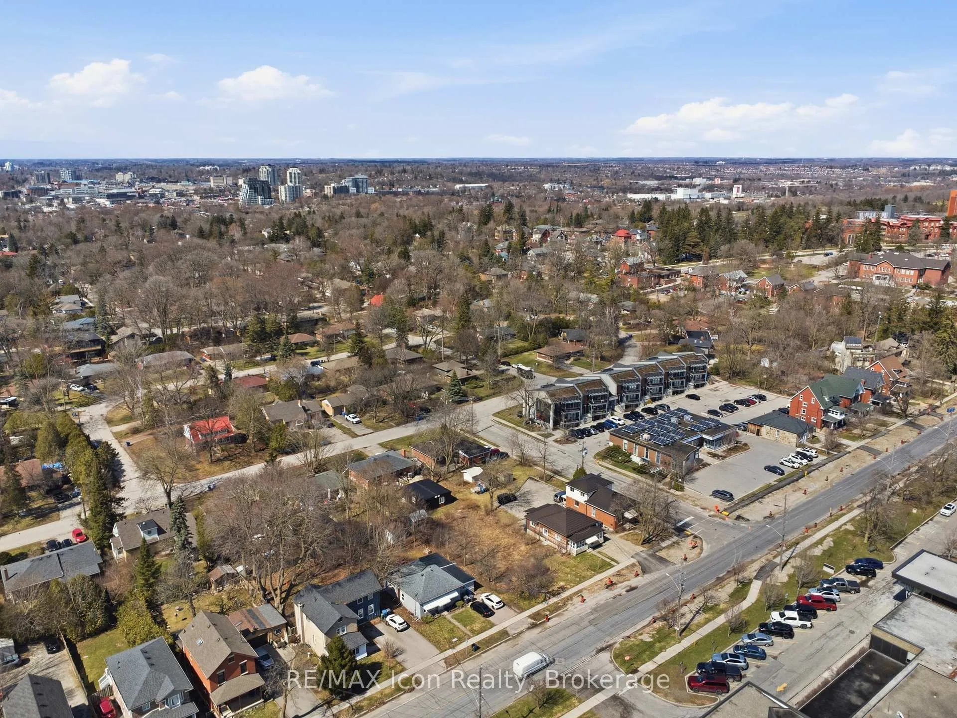 Photo 8 of 33 College Avenue W, Guelph, Dovercliffe Park/Old University — HOMEH