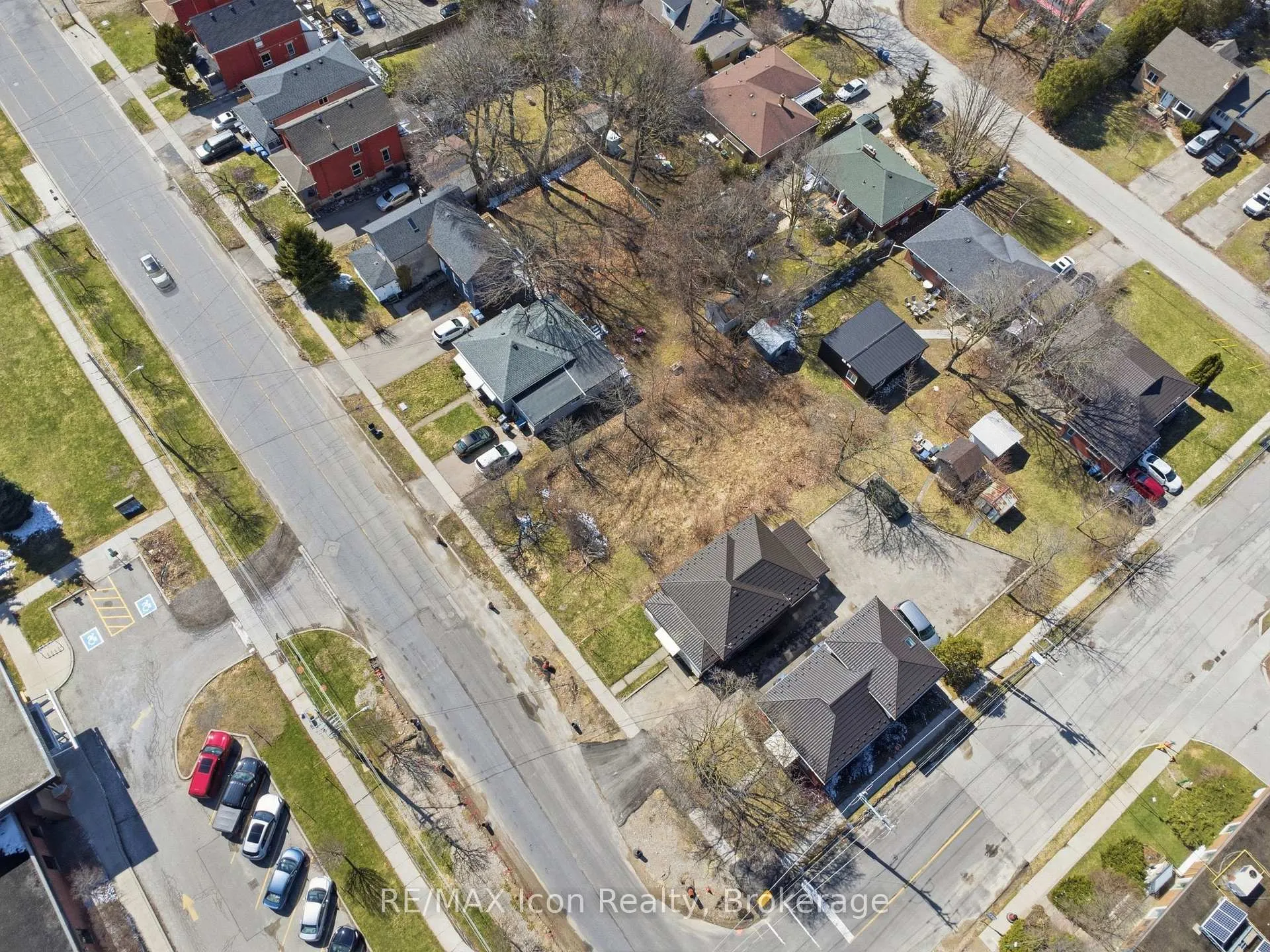 Photo 17 of 33 College Avenue W, Guelph, Dovercliffe Park/Old University — HOMEH