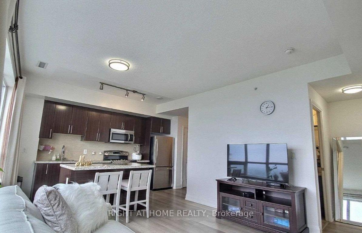 Photo 3 of Unit Lph308, 7161 Yonge Street, Markham, Thornhill — HOMEH