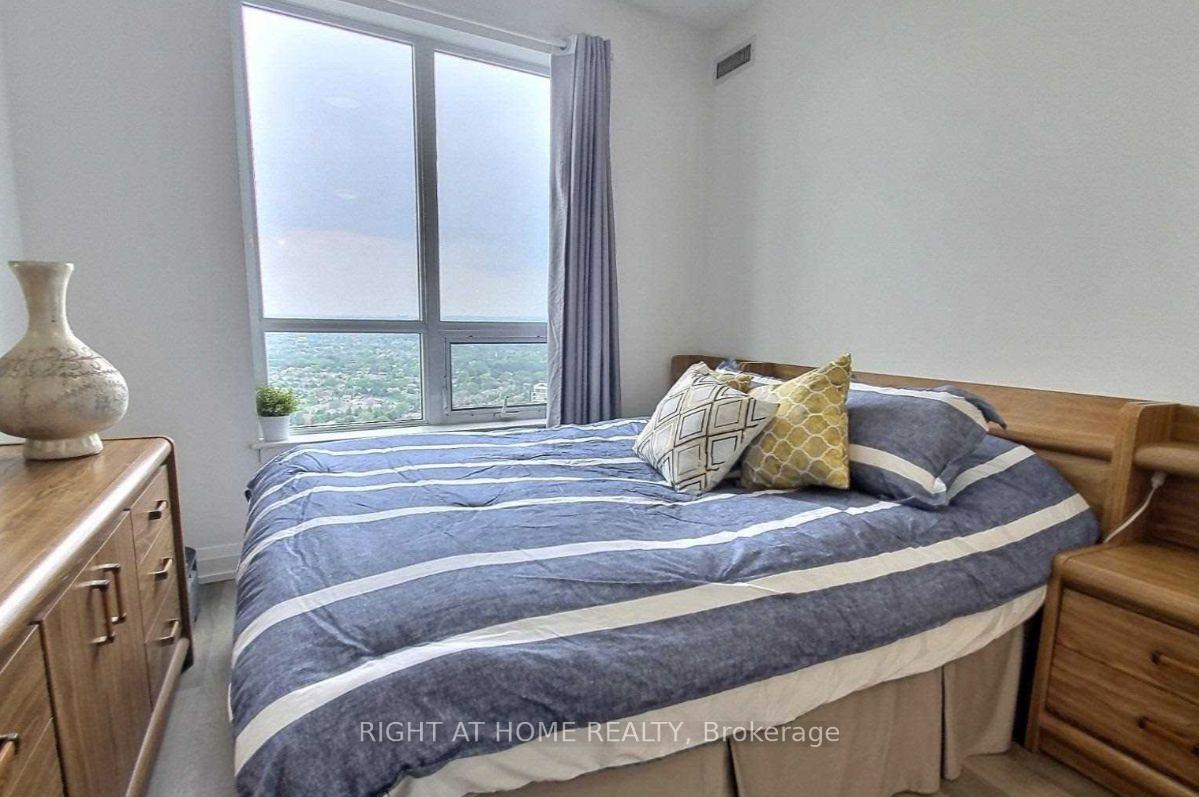 Photo 5 of Unit Lph308, 7161 Yonge Street, Markham, Thornhill — HOMEH