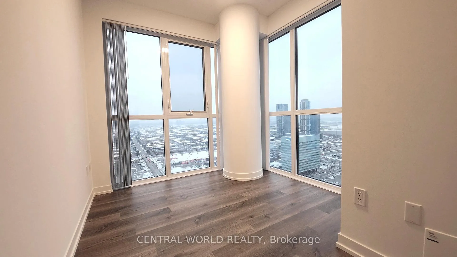 Photo 7 of Unit 3806, 8 Interchange Way, Vaughan, Vaughan Corporate Centre — HOMEH