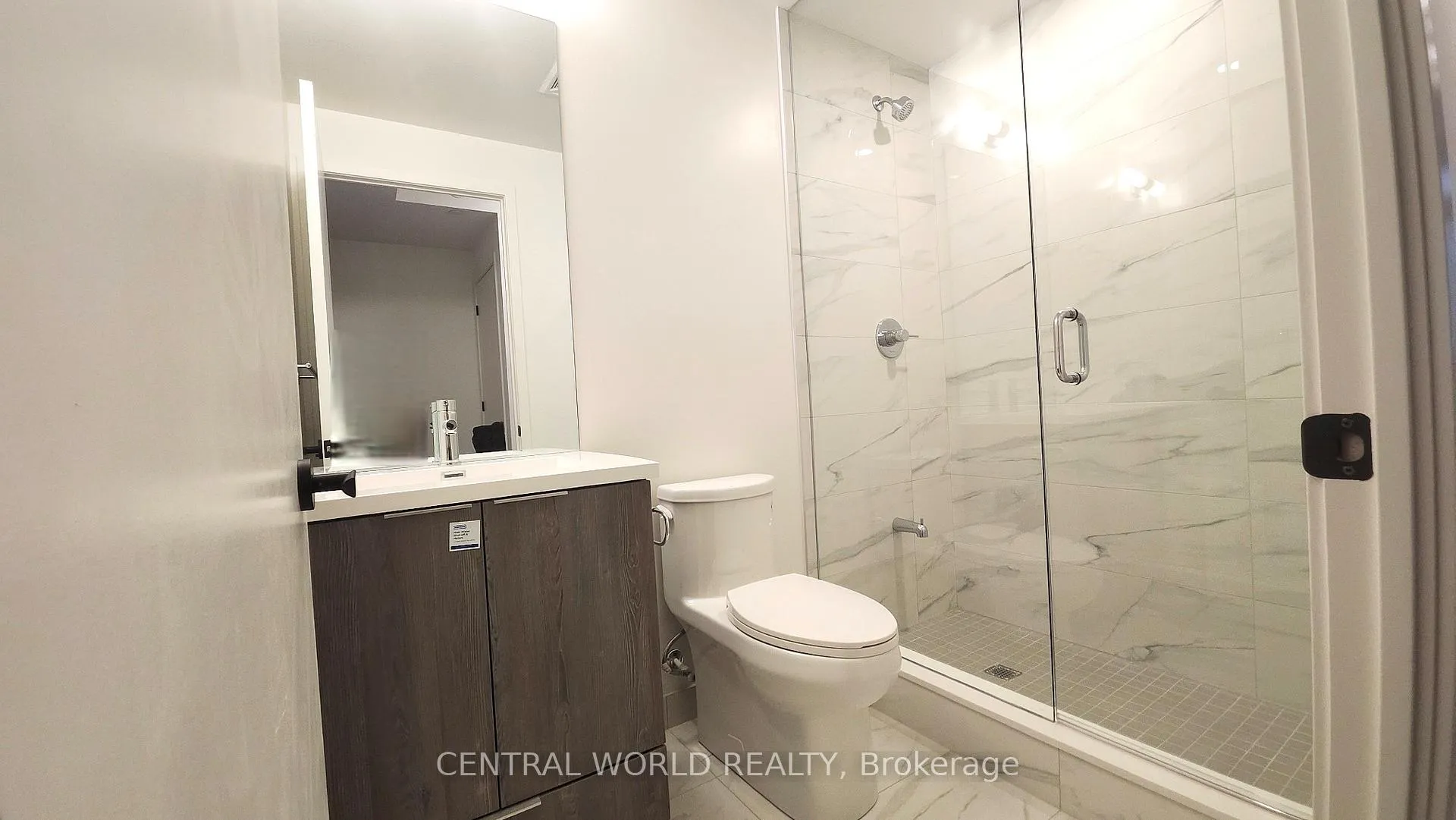 Photo 8 of Unit 3806, 8 Interchange Way, Vaughan, Vaughan Corporate Centre — HOMEH