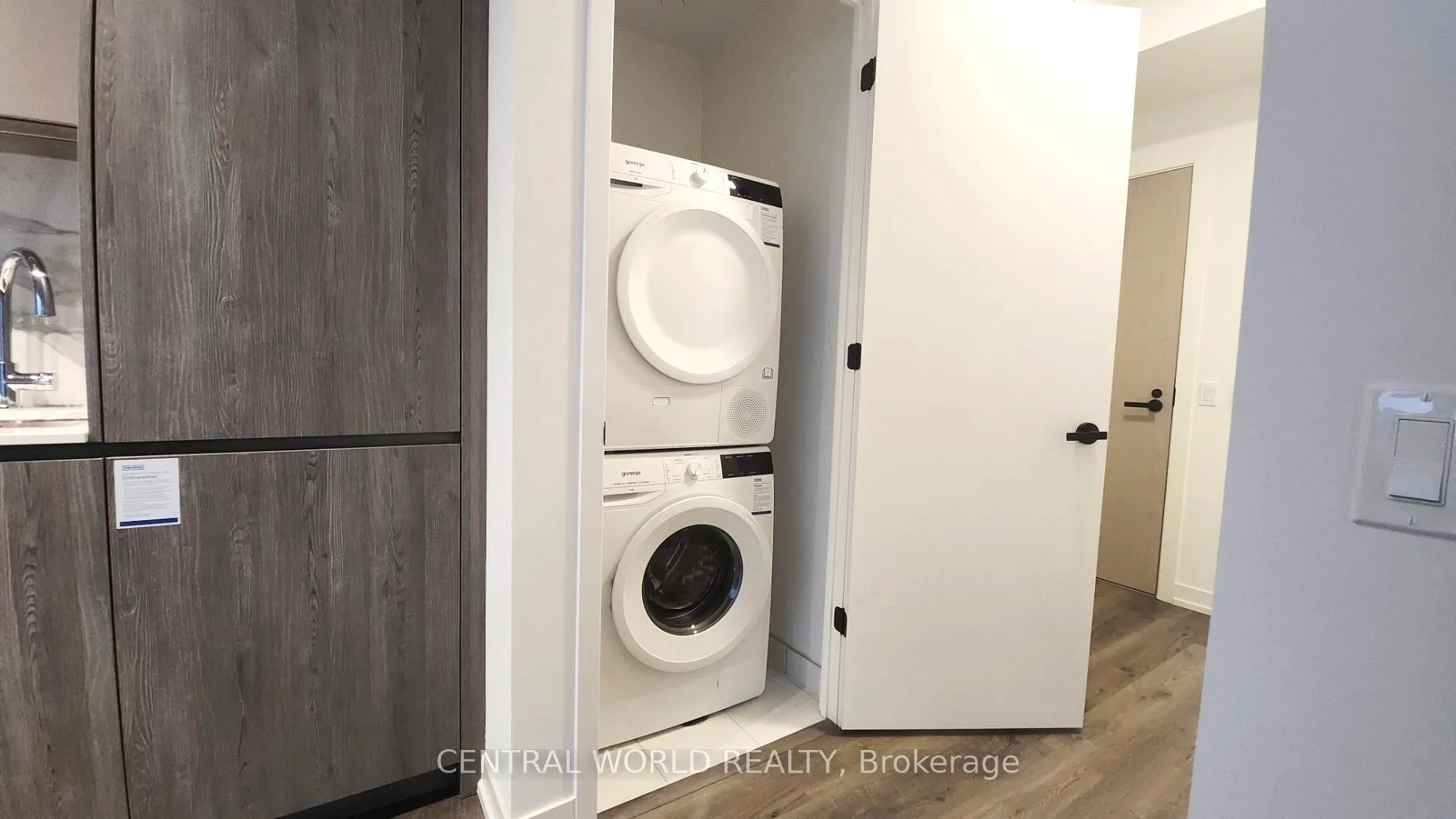 Photo 9 of Unit 3806, 8 Interchange Way, Vaughan, Vaughan Corporate Centre — HOMEH