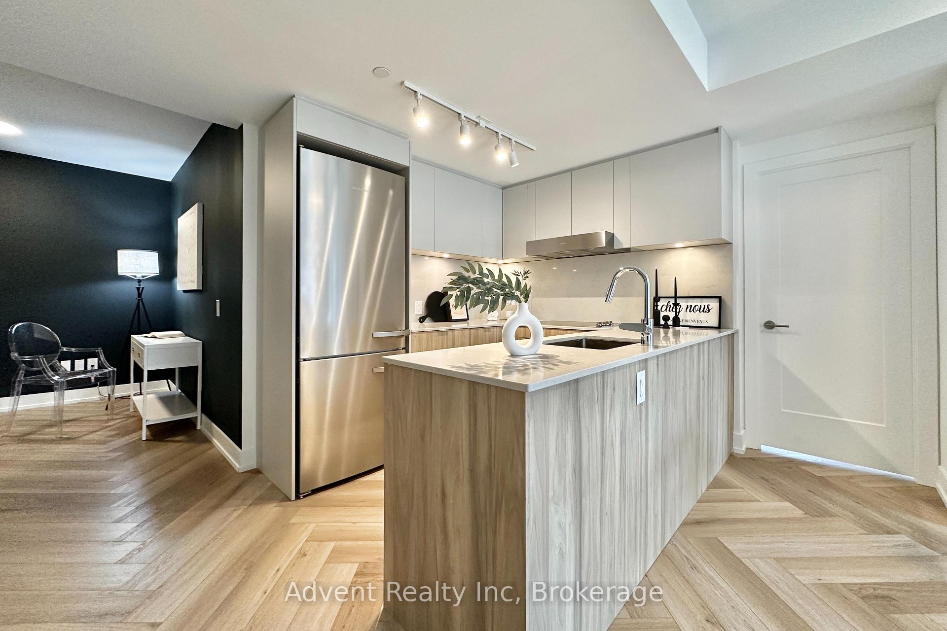 Photo 2 of Unit 808, 9 Clegg Road, Markham, Unionville — HOMEH