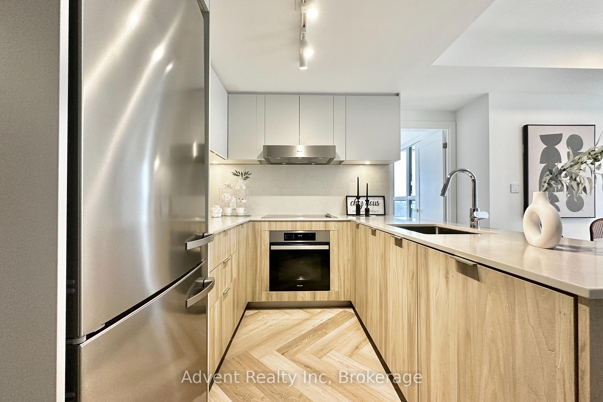 Photo 3 of Unit 808, 9 Clegg Road, Markham, Unionville — HOMEH