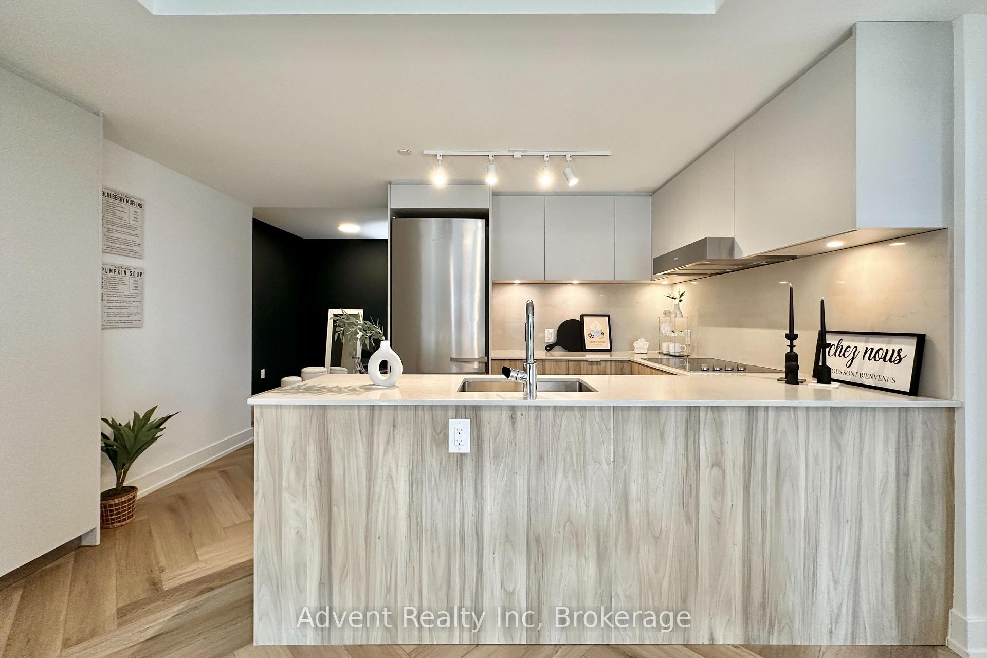 Photo 6 of Unit 808, 9 Clegg Road, Markham, Unionville — HOMEH