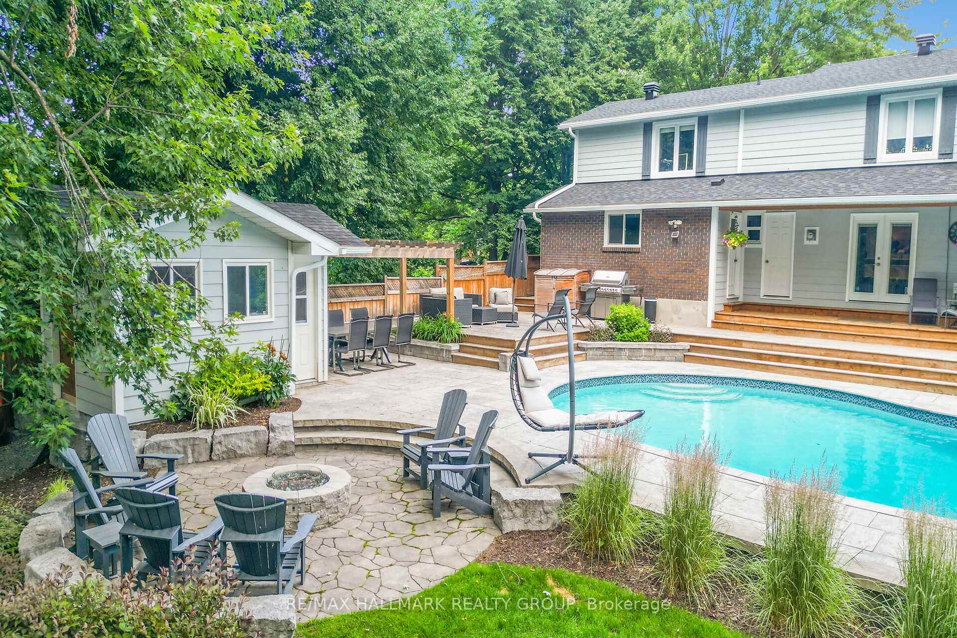 Photo 2 of 26 Leaver Avenue, Ottawa, City View/Skyline/Fisher Heights/Parkwood Hills — HOMEH