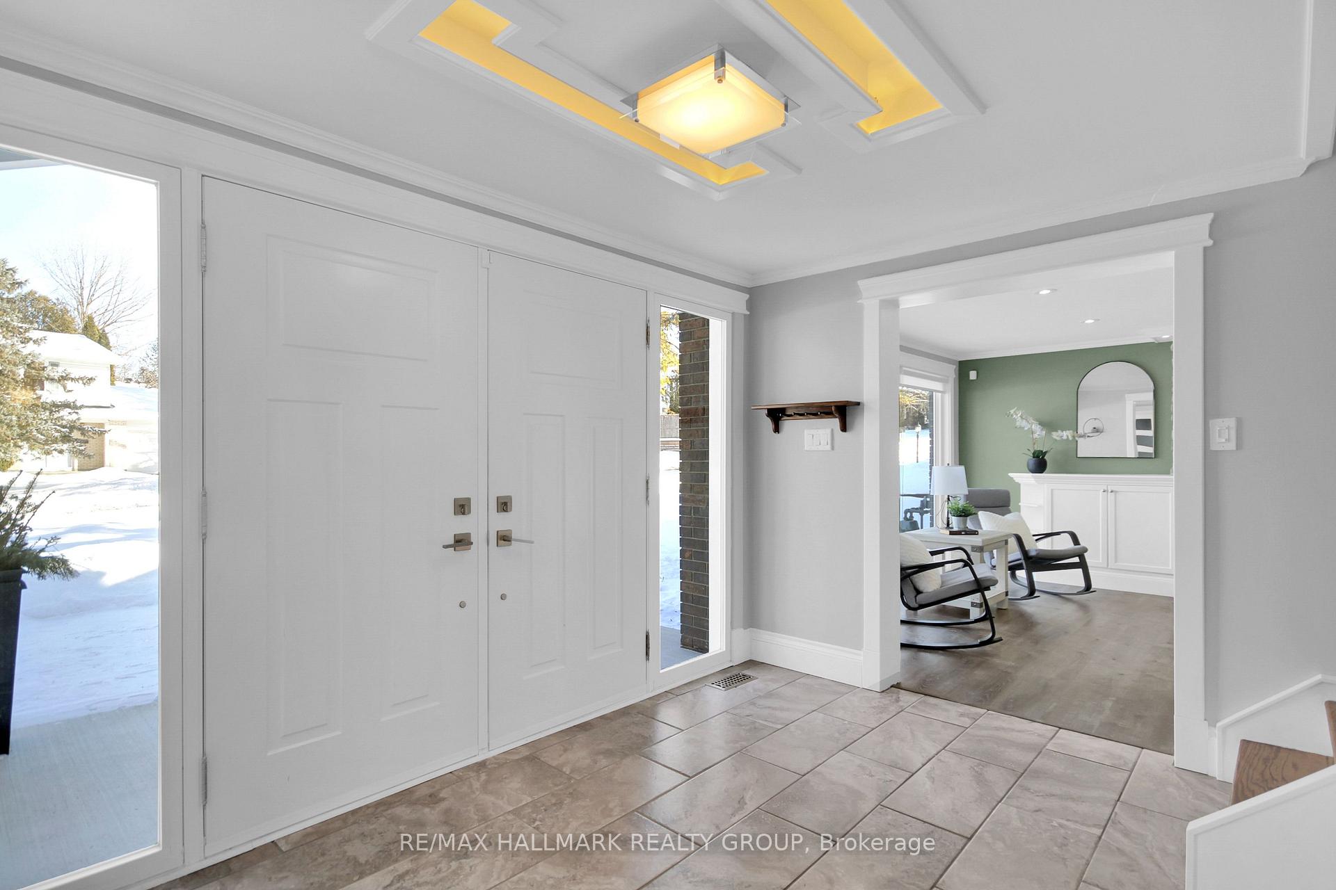 Photo 6 of 26 Leaver Avenue, Ottawa, City View/Skyline/Fisher Heights/Parkwood Hills — HOMEH