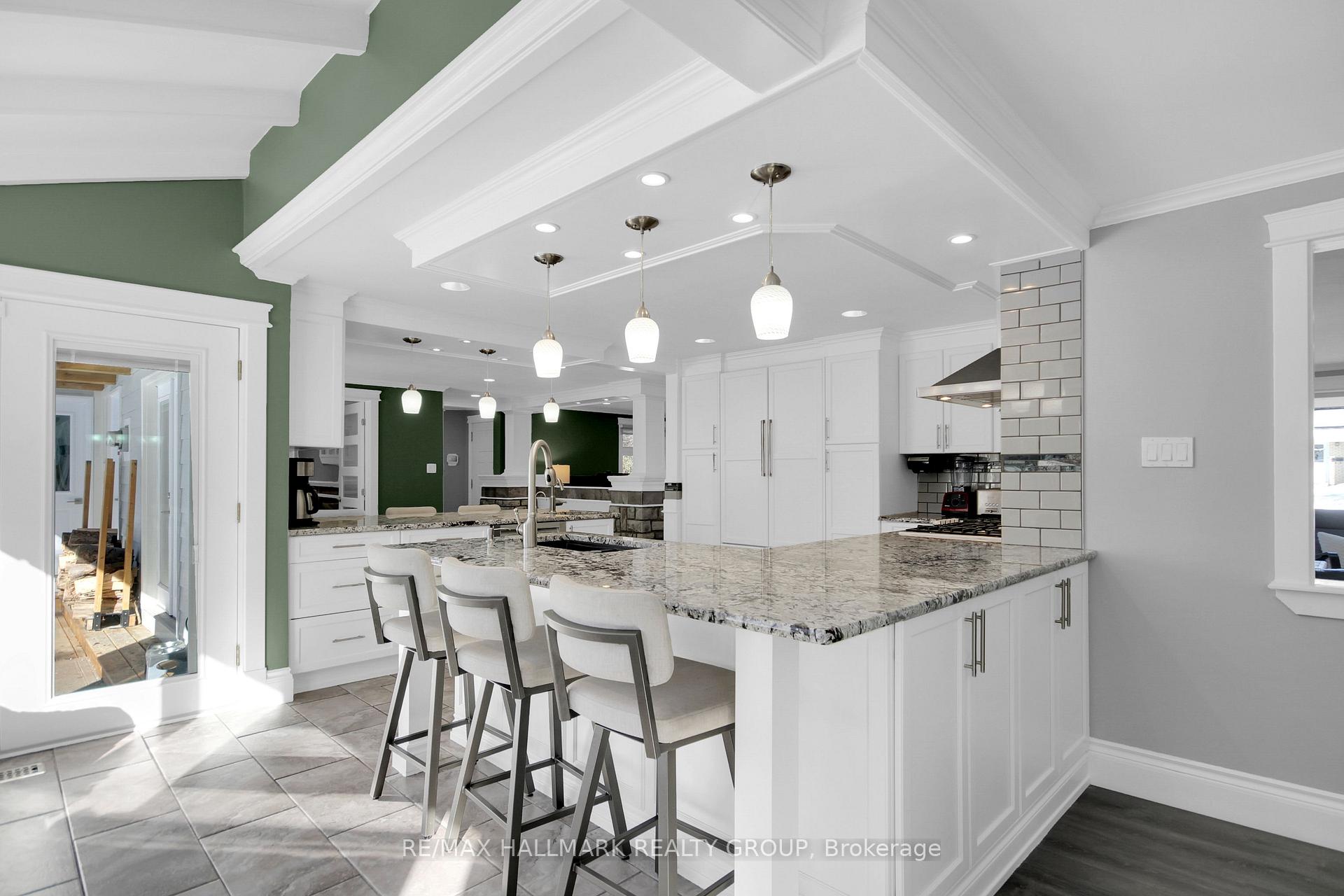 Photo 9 of 26 Leaver Avenue, Ottawa, City View/Skyline/Fisher Heights/Parkwood Hills — HOMEH