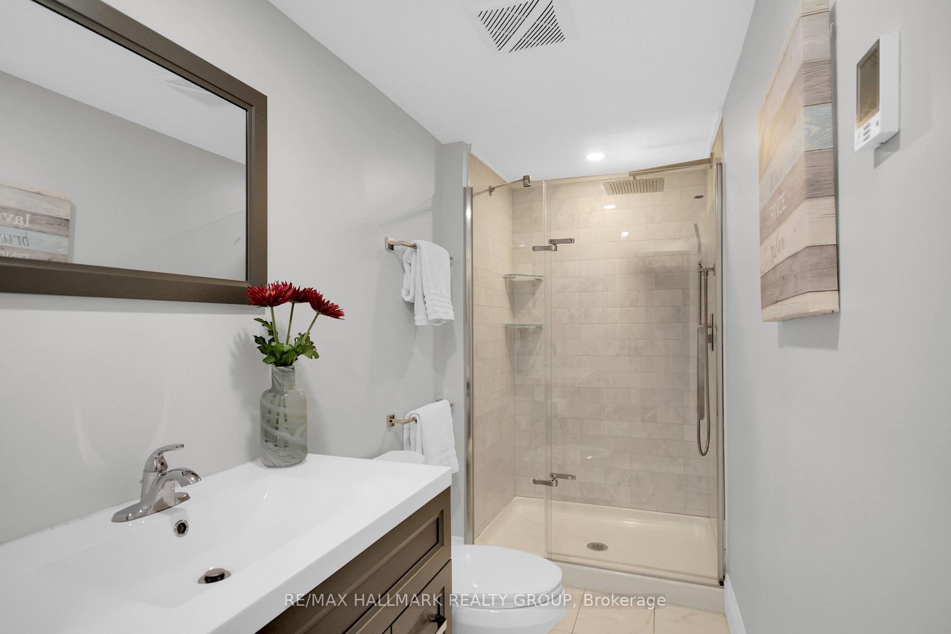 Photo 32 of 26 Leaver Avenue, Ottawa, City View/Skyline/Fisher Heights/Parkwood Hills — HOMEH