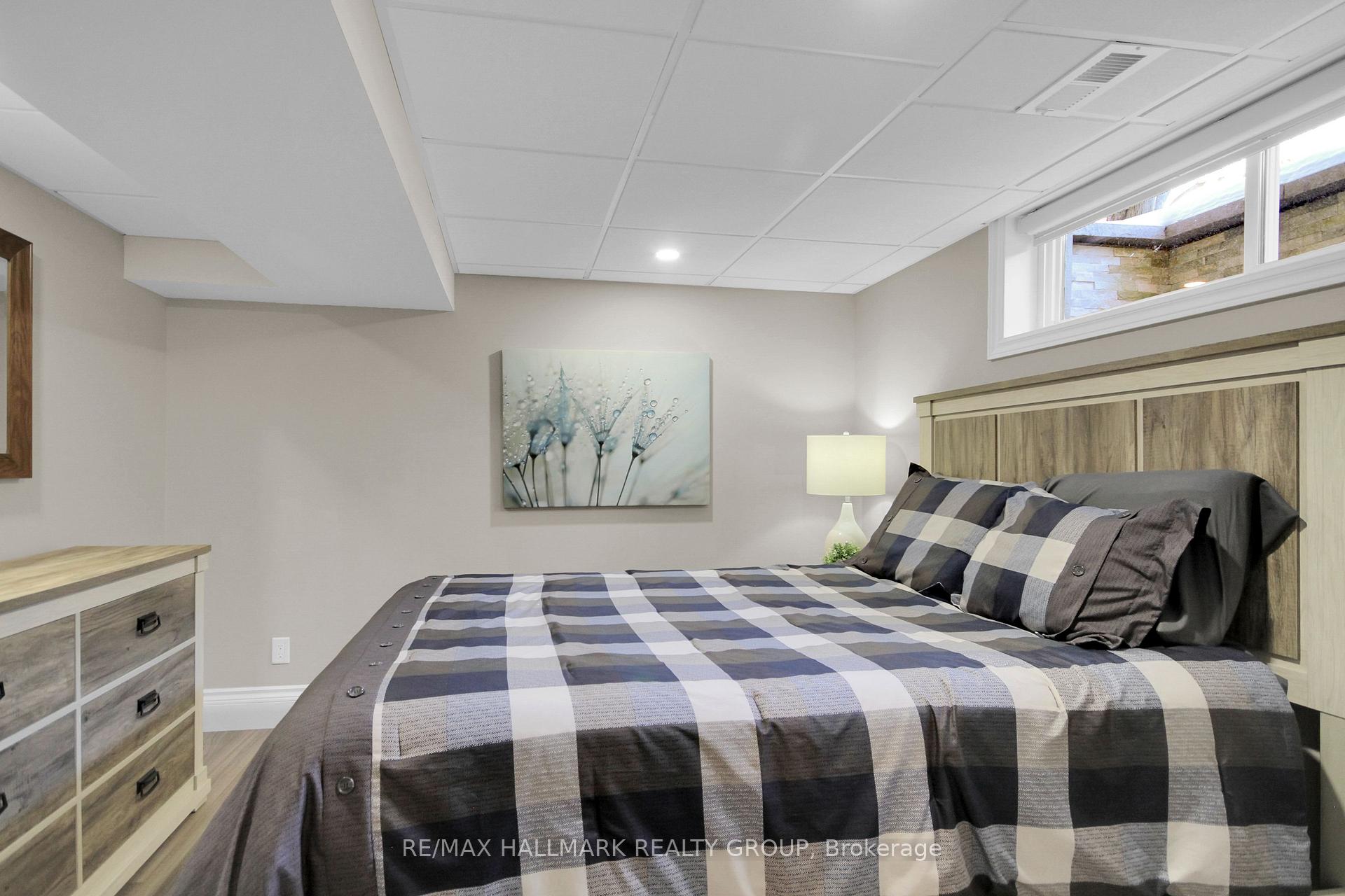 Photo 38 of 26 Leaver Avenue, Ottawa, City View/Skyline/Fisher Heights/Parkwood Hills — HOMEH