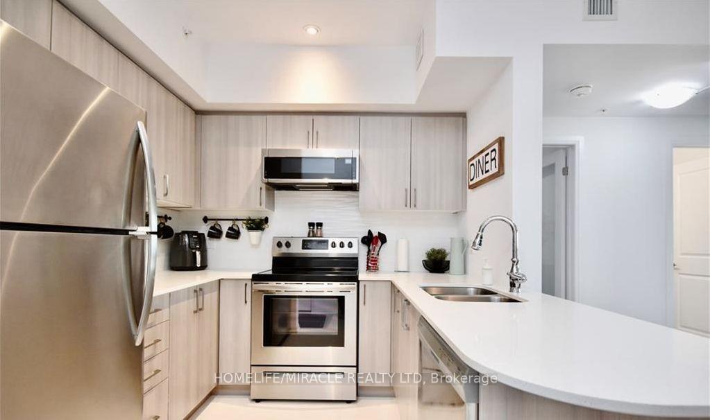 Photo 11 of Unit 612, 302 Essa Road, Barrie, 400 West — HOMEH