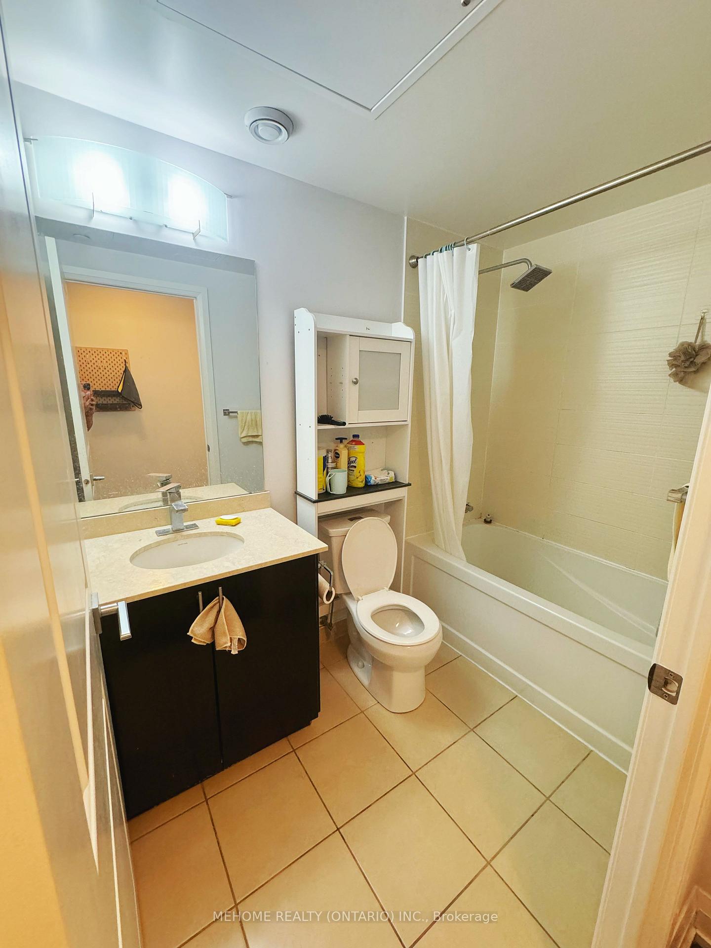 Photo 9 of Unit 201, 7167 Yonge Street, Markham, Grandview — HOMEH