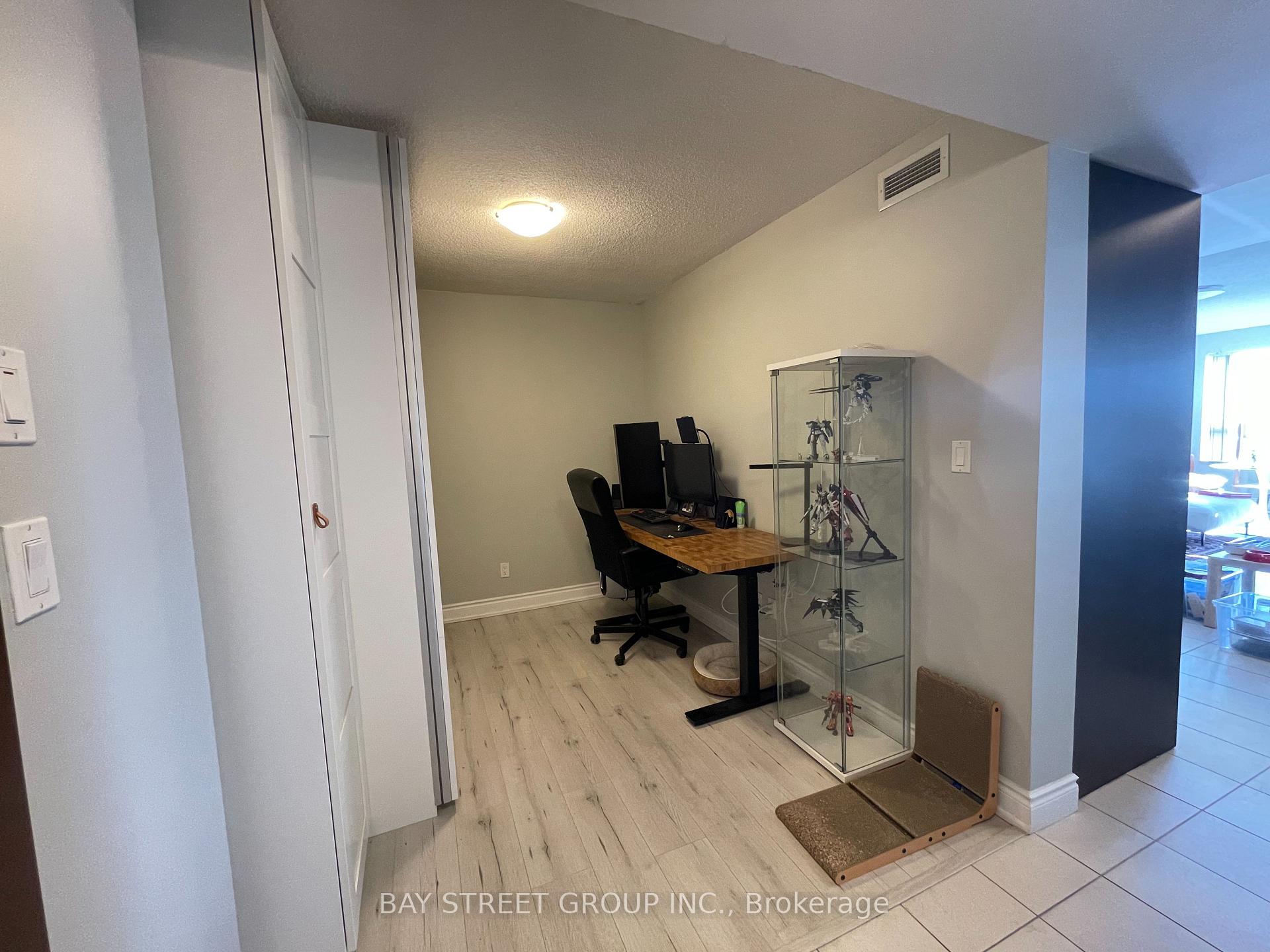 Photo 3 of Unit 903, 60 South Town Centre Boulevard, Markham, Unionville — HOMEH