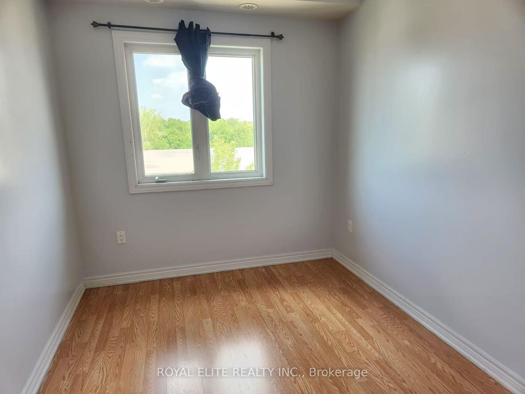Photo 8 of 273 Aldergrove Drive, Markham, Milliken Mills East — HOMEH