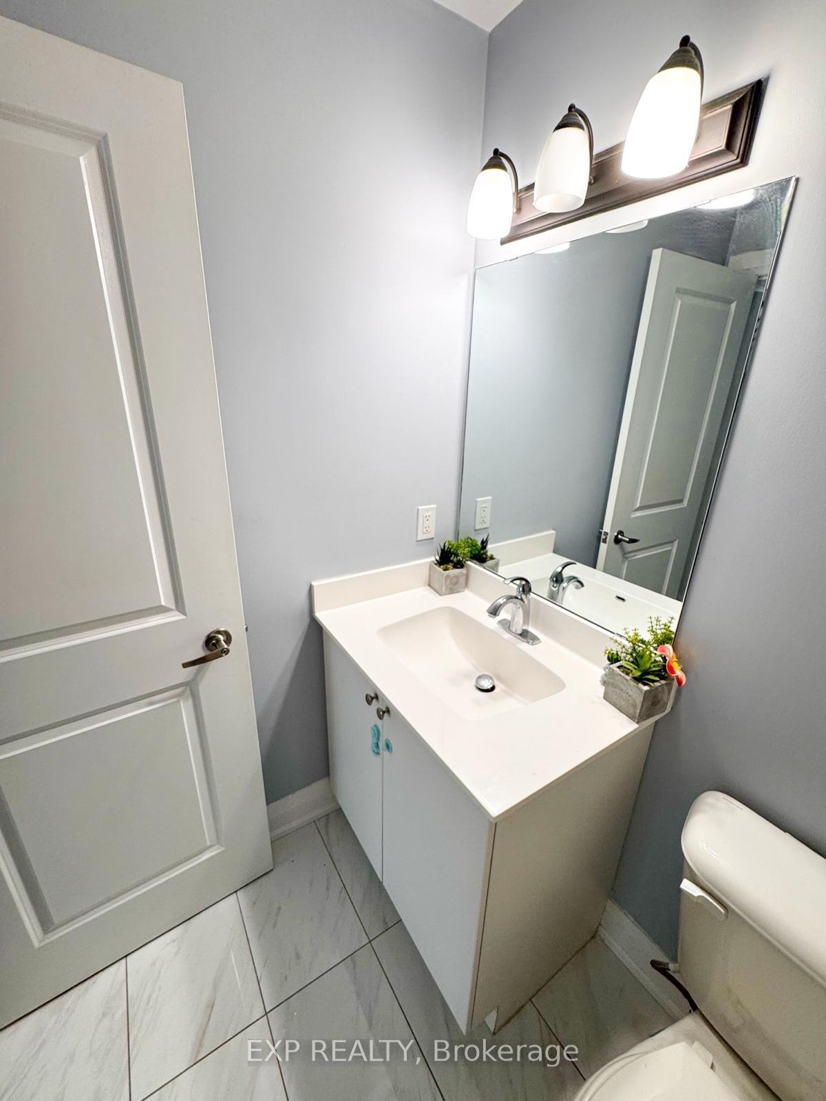 Photo 5 of Unit 903A, 5309 Highway 7, Vaughan, Vaughan Grove — HOMEH