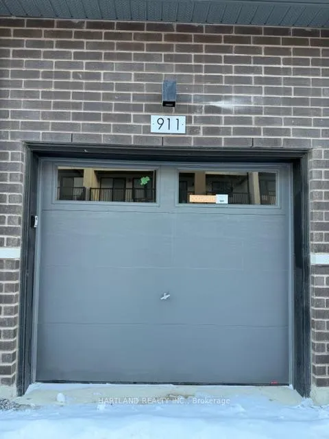 Photo 3 of Unit 911, 1695 Dersan Street, Pickering, Duffin Heights — HOMEH