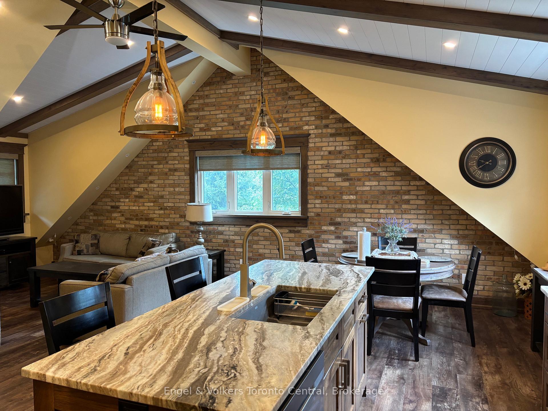 Photo 2 of 8120 Poplar Side Road, Collingwood — HOMEH