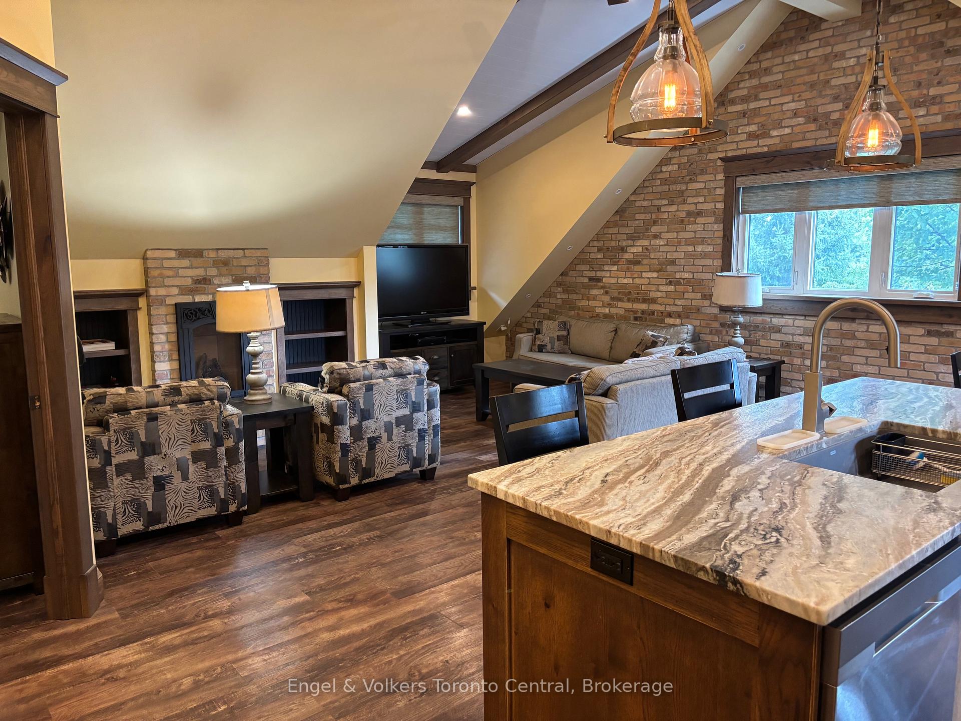 Photo 4 of 8120 Poplar Side Road, Collingwood — HOMEH