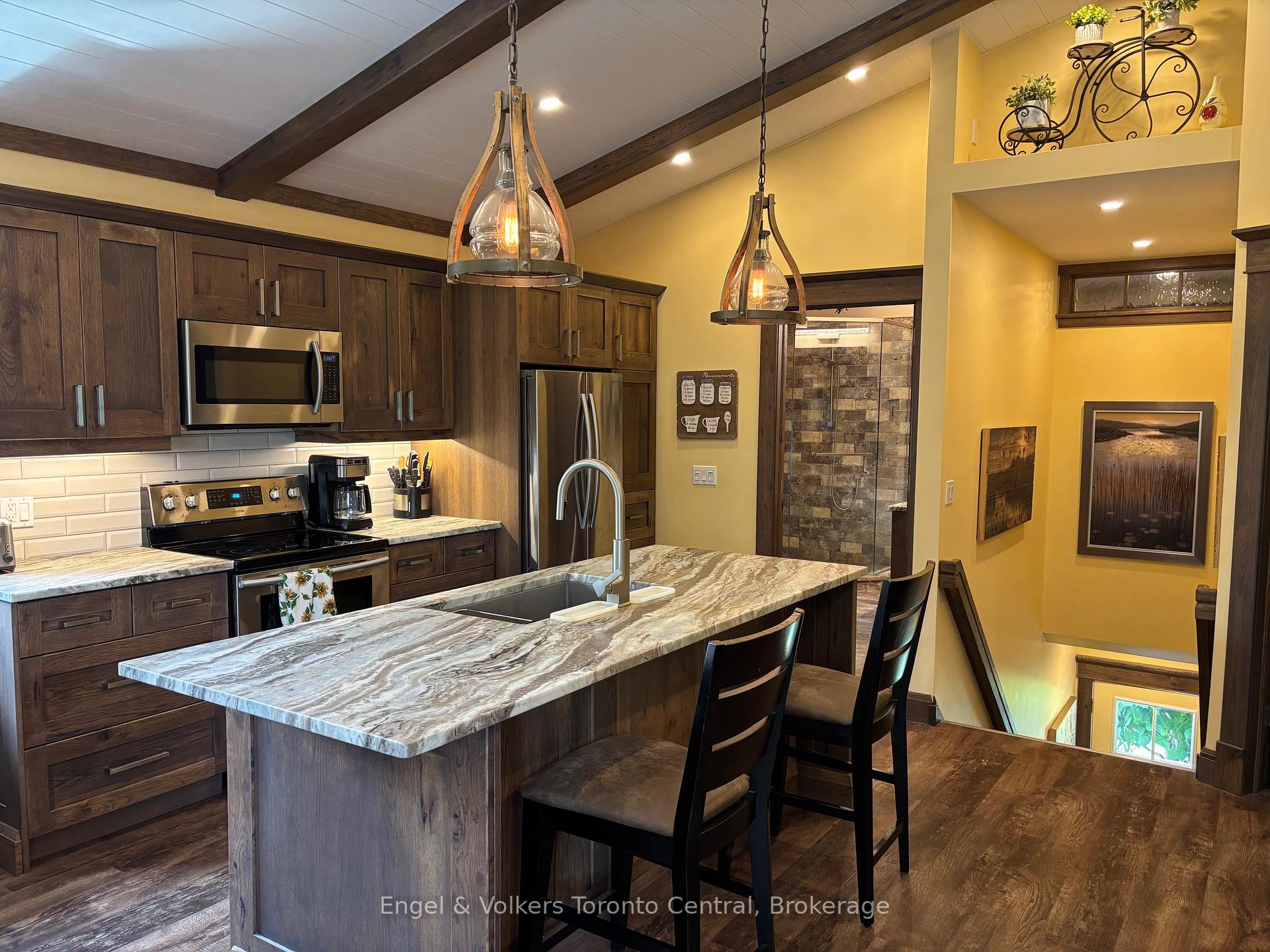 Photo 7 of 8120 Poplar Side Road, Collingwood — HOMEH