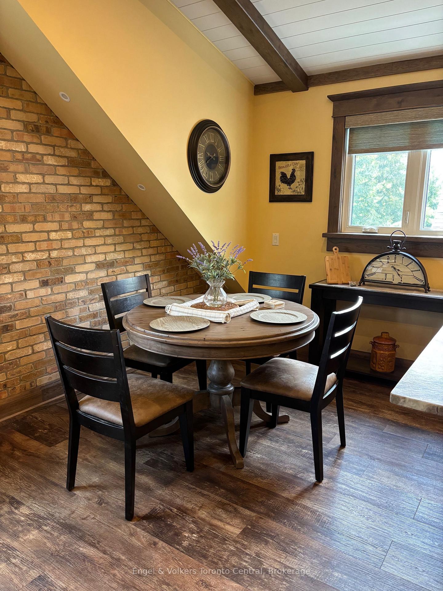 Photo 8 of 8120 Poplar Side Road, Collingwood — HOMEH