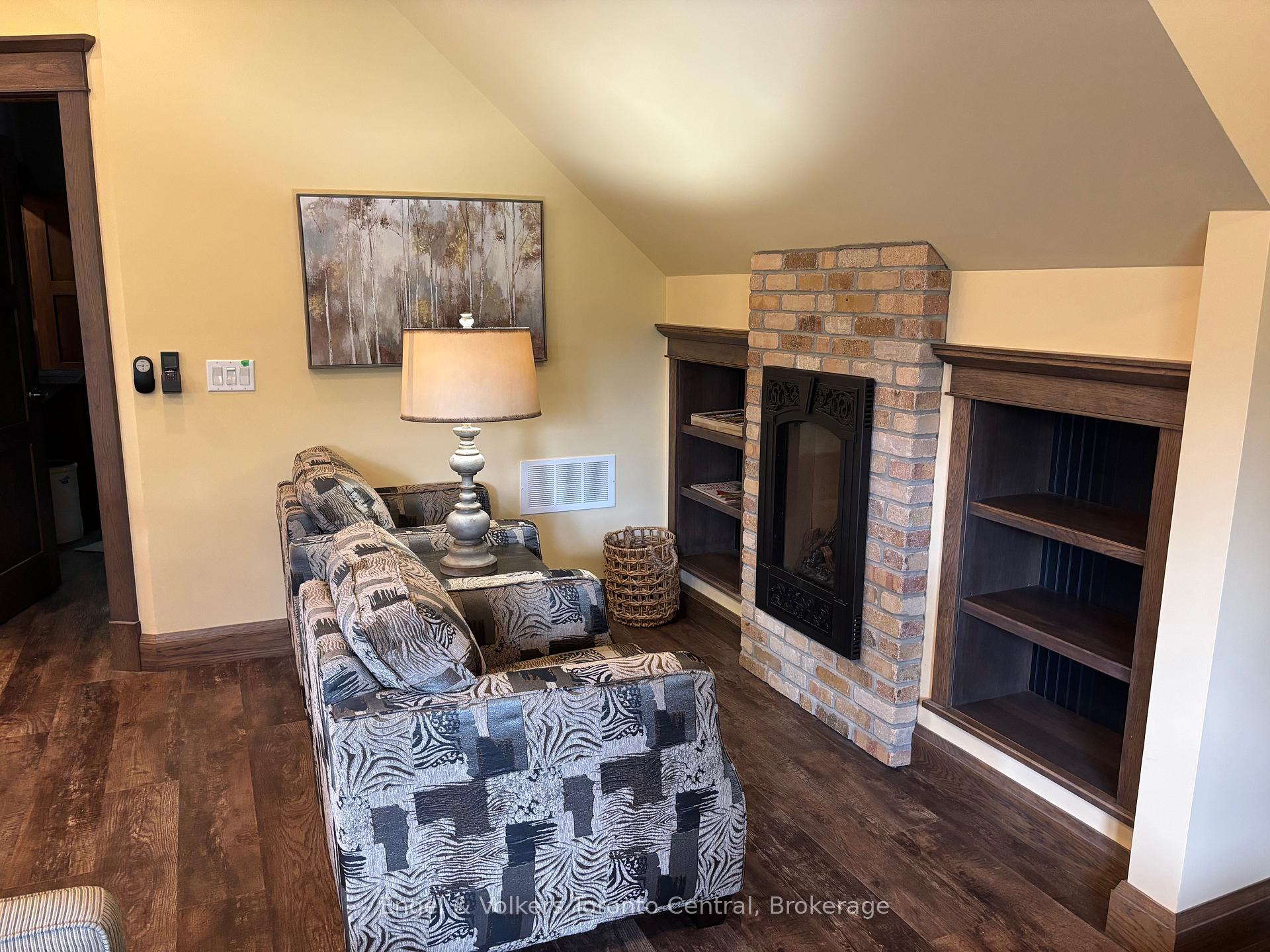 Photo 9 of 8120 Poplar Side Road, Collingwood — HOMEH