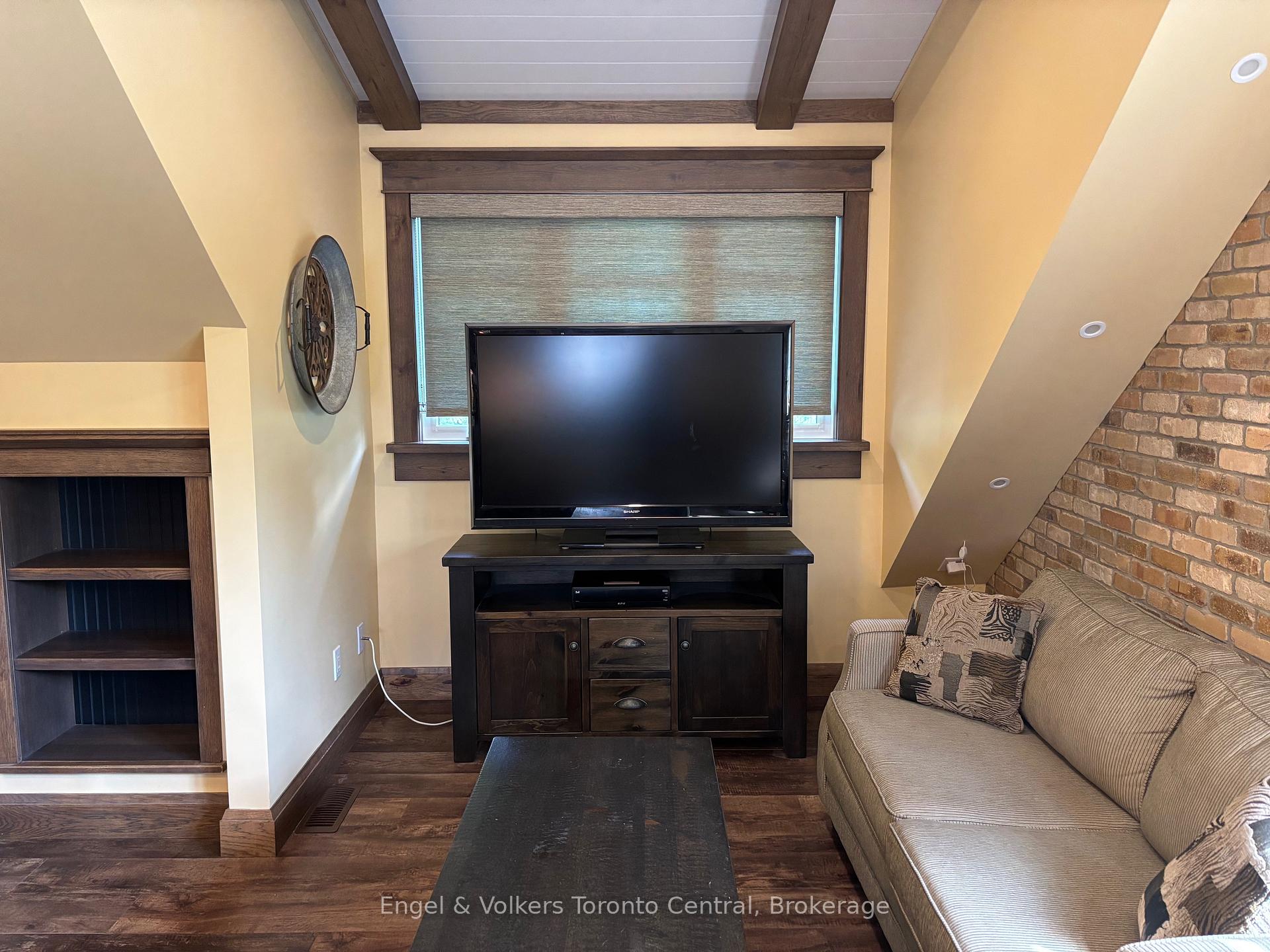 Photo 11 of 8120 Poplar Side Road, Collingwood — HOMEH