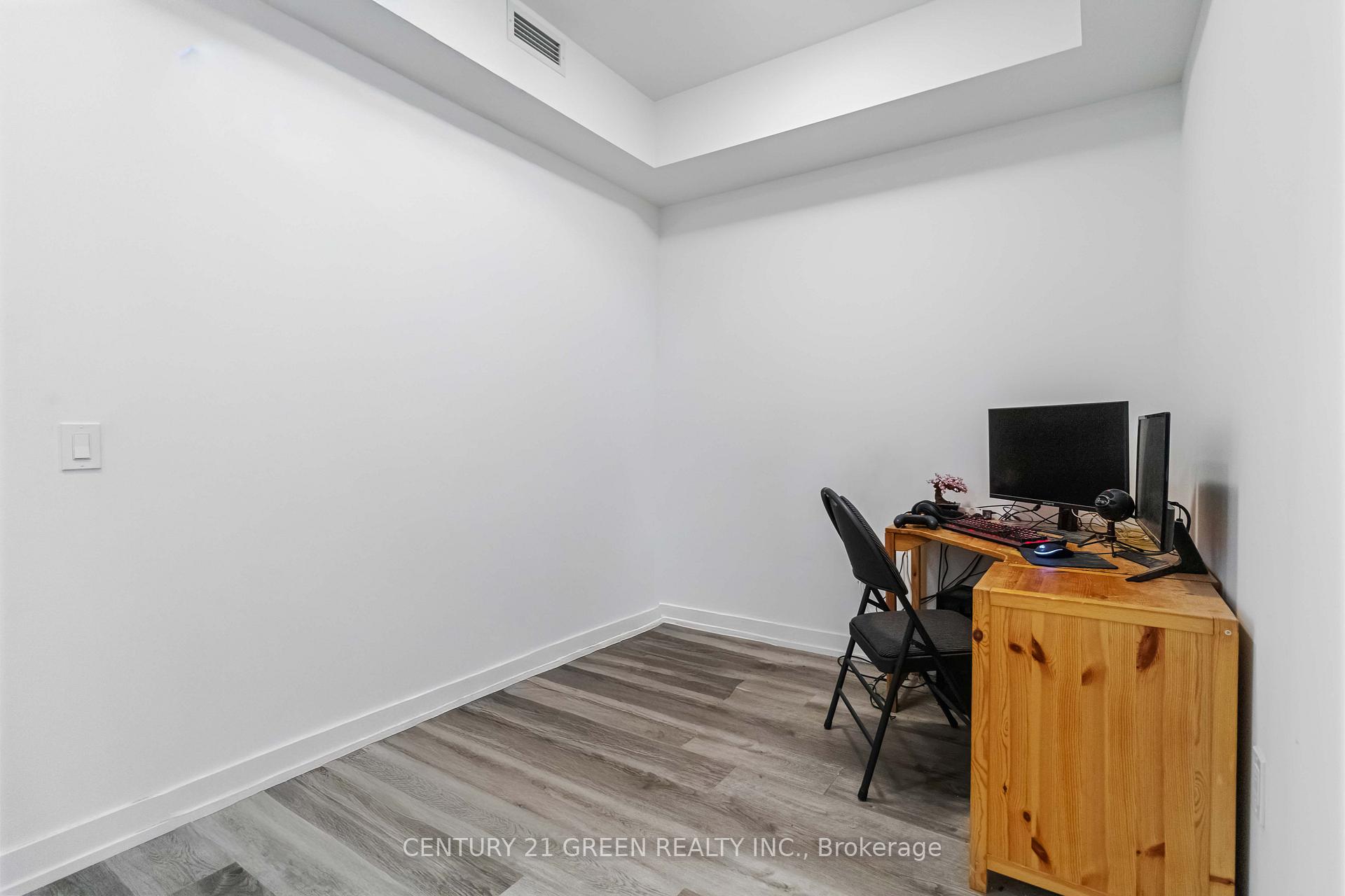 Photo 7 of Unit 408, 15 Wellington Street S, Kitchener — HOMEH