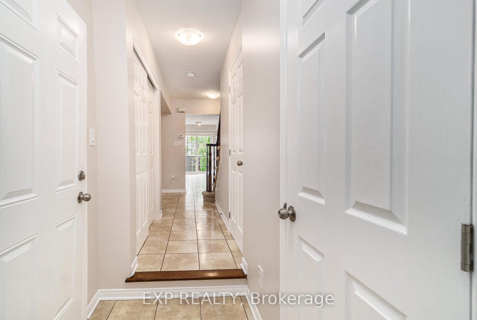 Photo 3 of 112 Braddock Private, Ottawa, Barrhaven - Stonebridge — HOMEH
