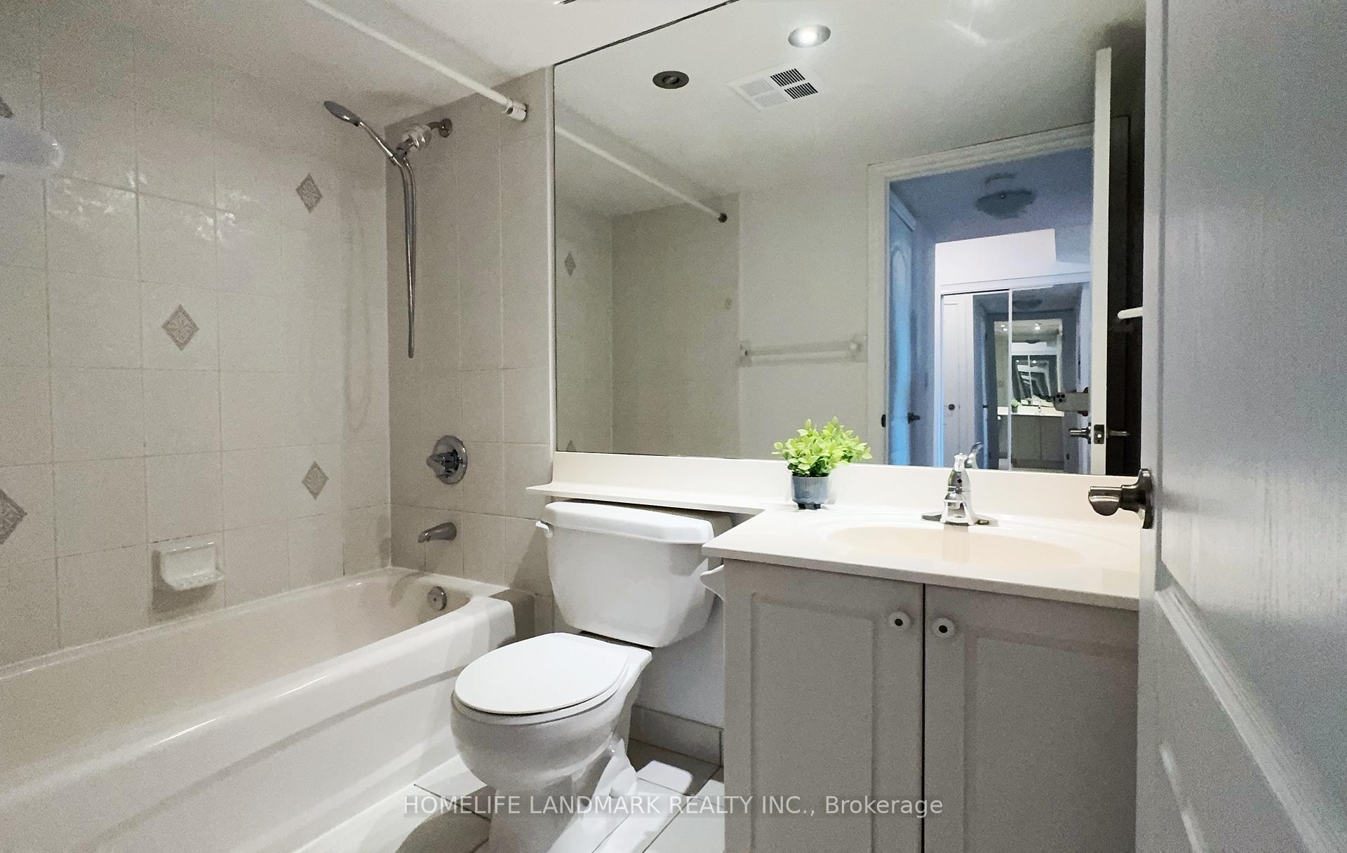 Photo 7 of Unit 826, 62 Suncrest Boulevard, Markham, Commerce Valley — HOMEH