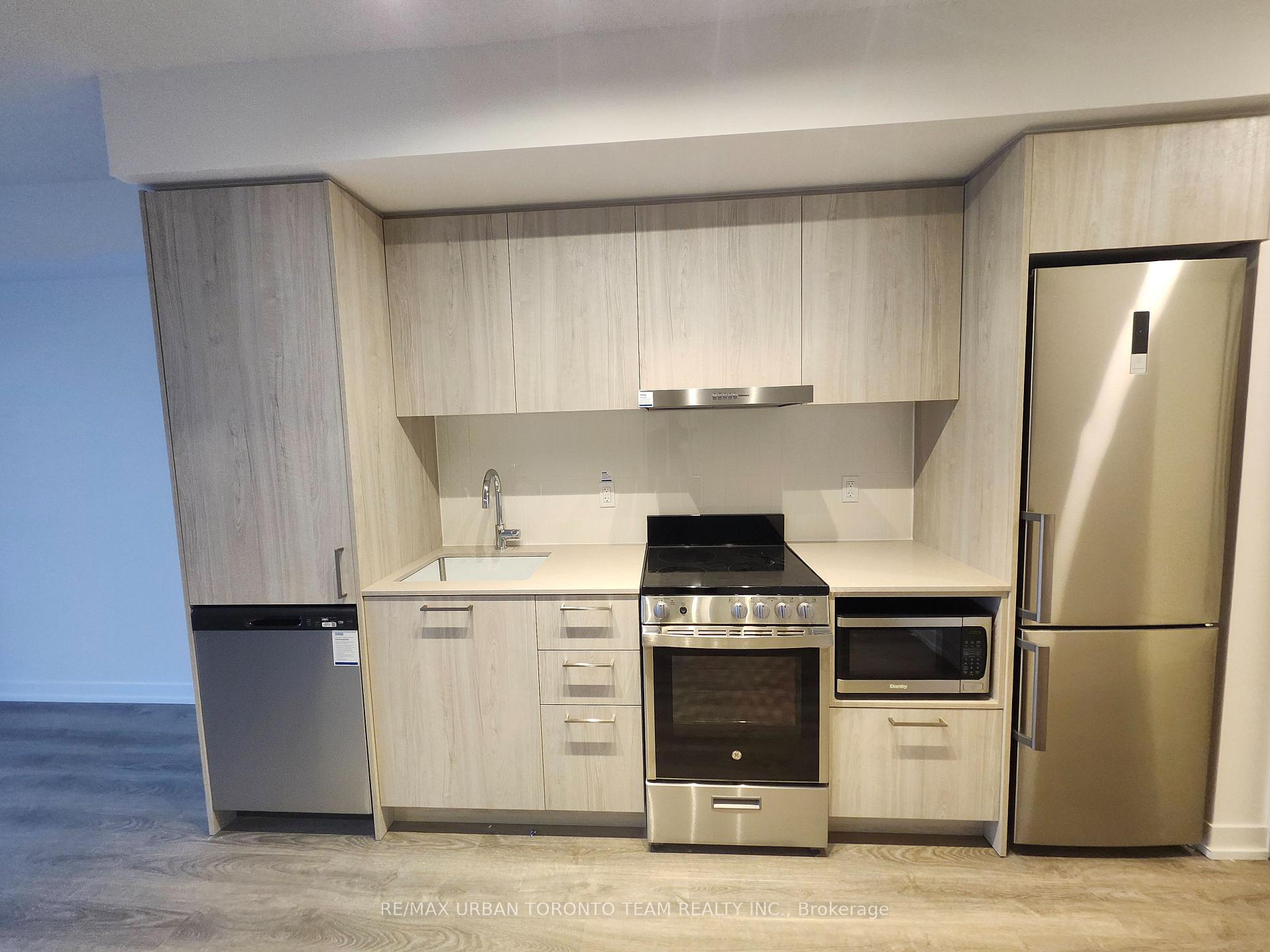 Photo 5 of Unit 3707, 195 Commerce Street, Vaughan, Vaughan Corporate Centre — HOMEH