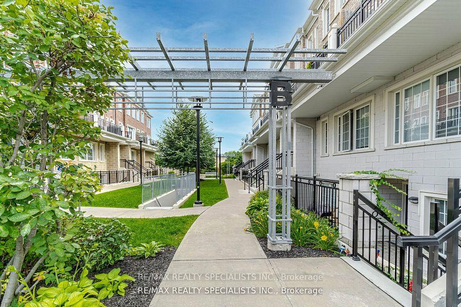 Photo 3 of Unit A10, 26 Bruce Street, Vaughan, East Woodbridge — HOMEH