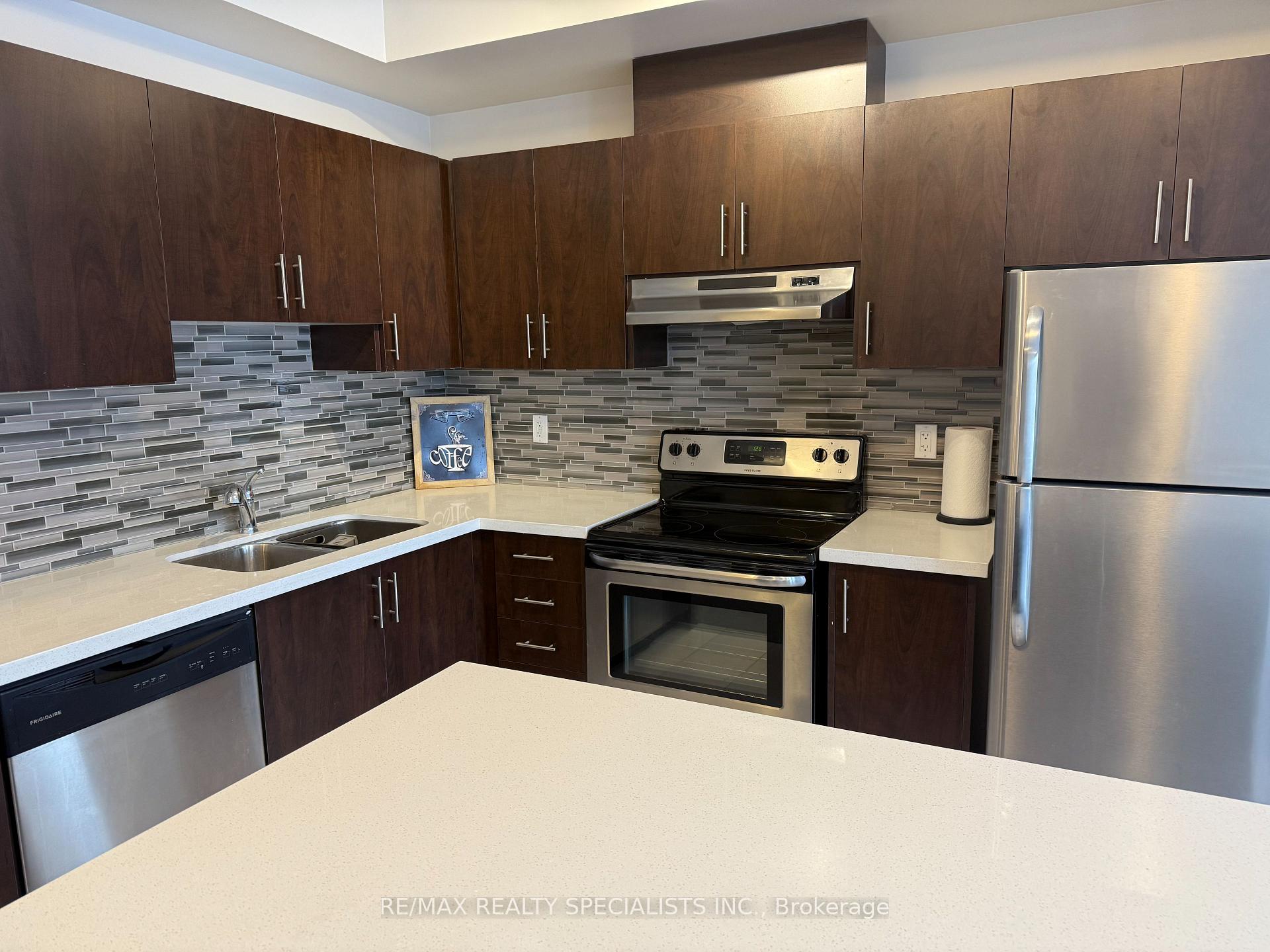 Photo 4 of Unit A10, 26 Bruce Street, Vaughan, East Woodbridge — HOMEH