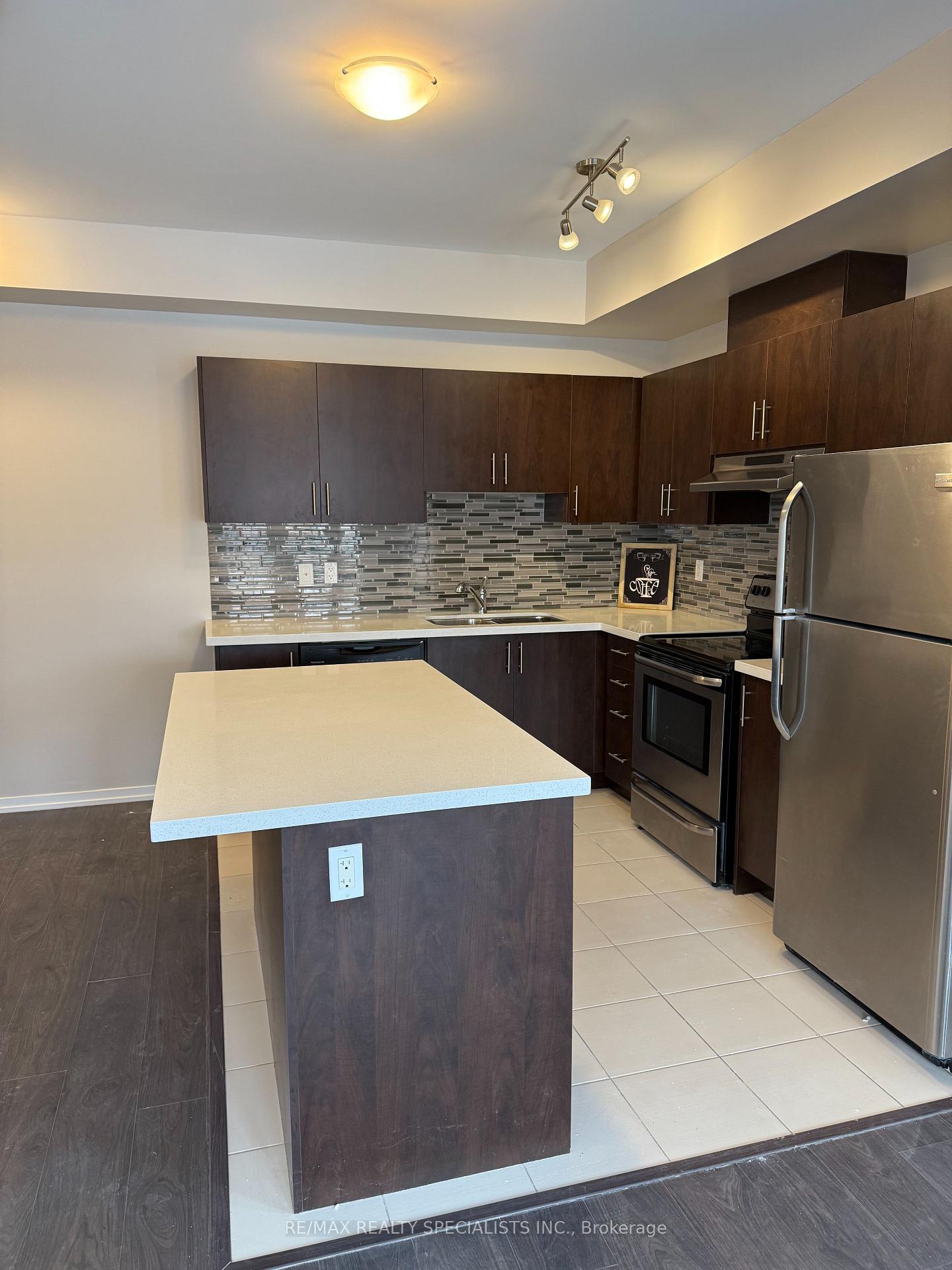 Photo 5 of Unit A10, 26 Bruce Street, Vaughan, East Woodbridge — HOMEH