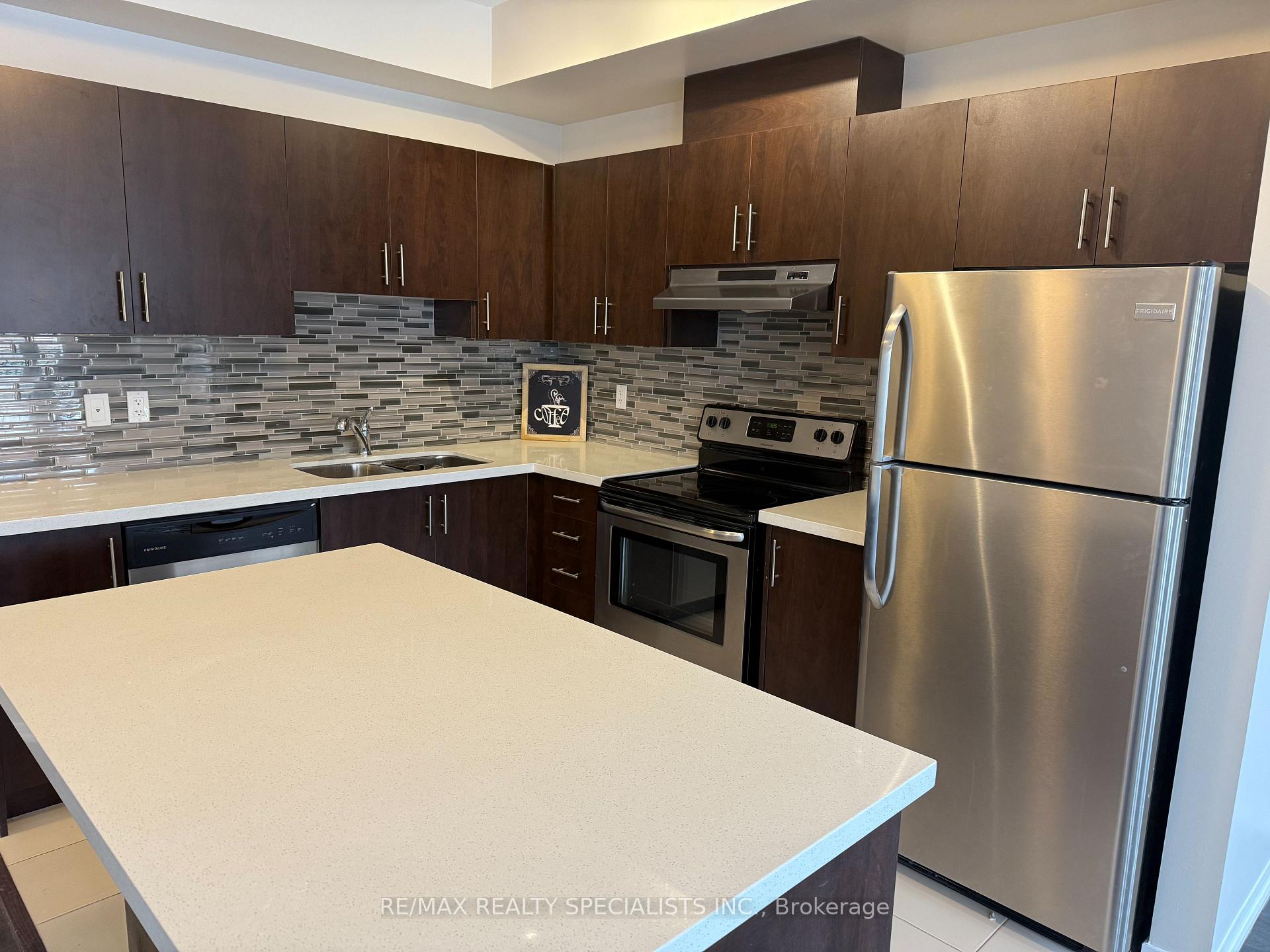 Photo 6 of Unit A10, 26 Bruce Street, Vaughan, East Woodbridge — HOMEH