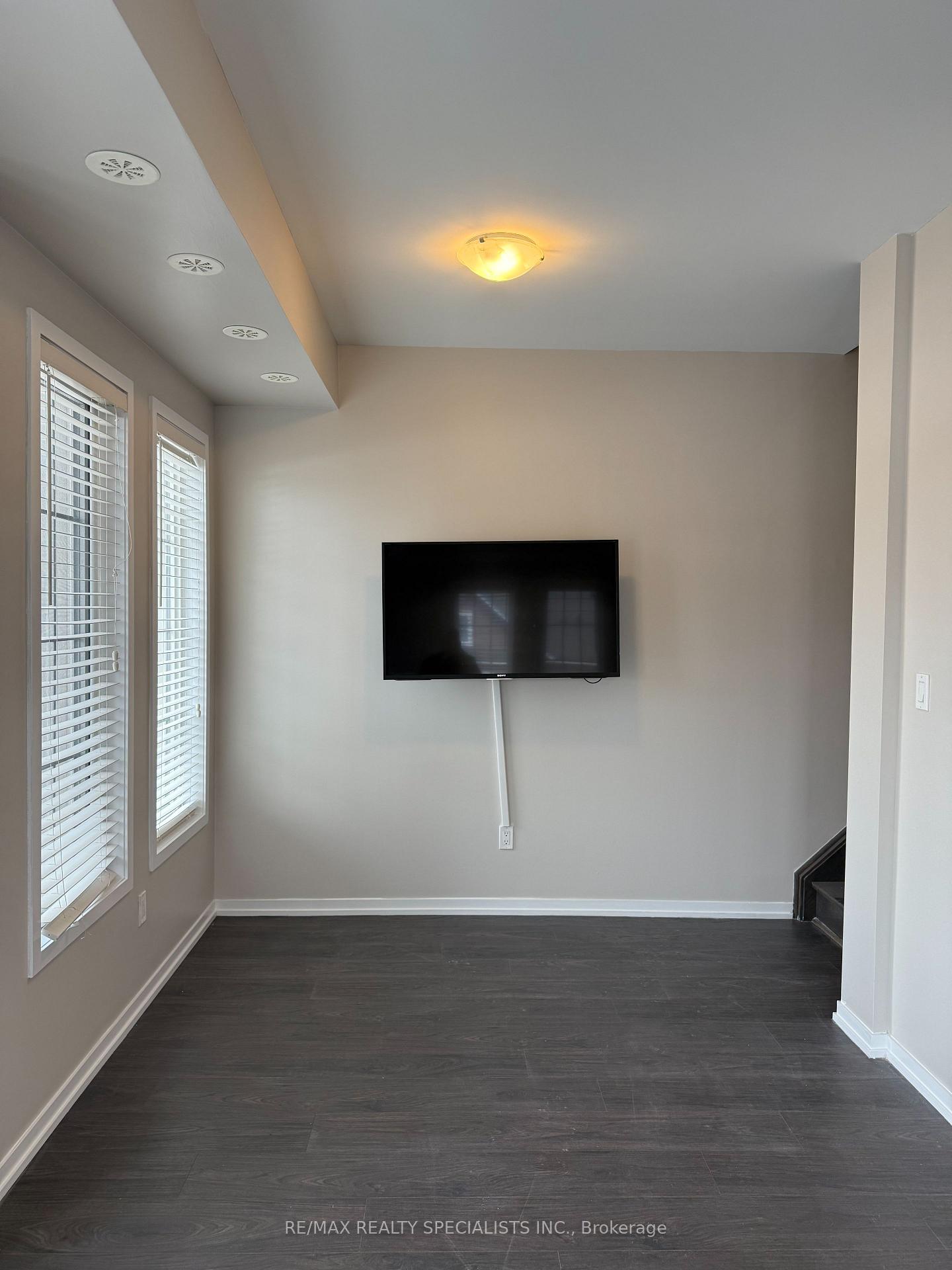Photo 9 of Unit A10, 26 Bruce Street, Vaughan, East Woodbridge — HOMEH