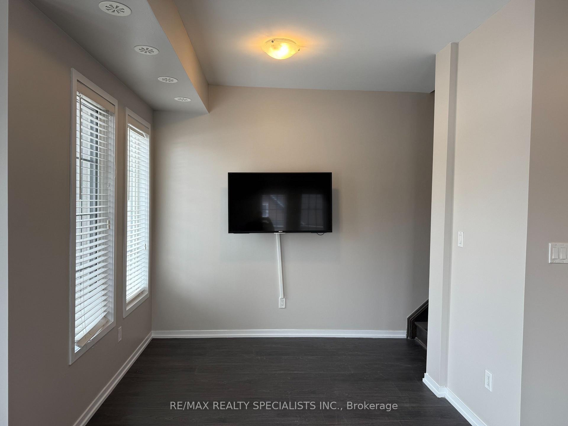 Photo 10 of Unit A10, 26 Bruce Street, Vaughan, East Woodbridge — HOMEH