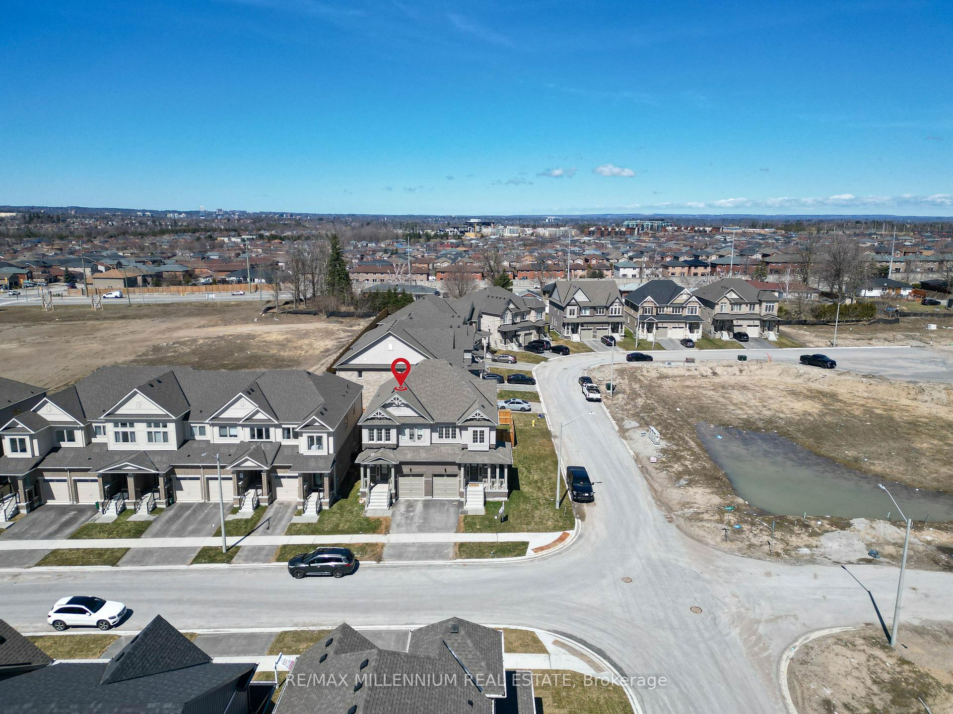 Photo 5 of 111 Sagewood Avenue, Barrie, Painswick South — HOMEH
