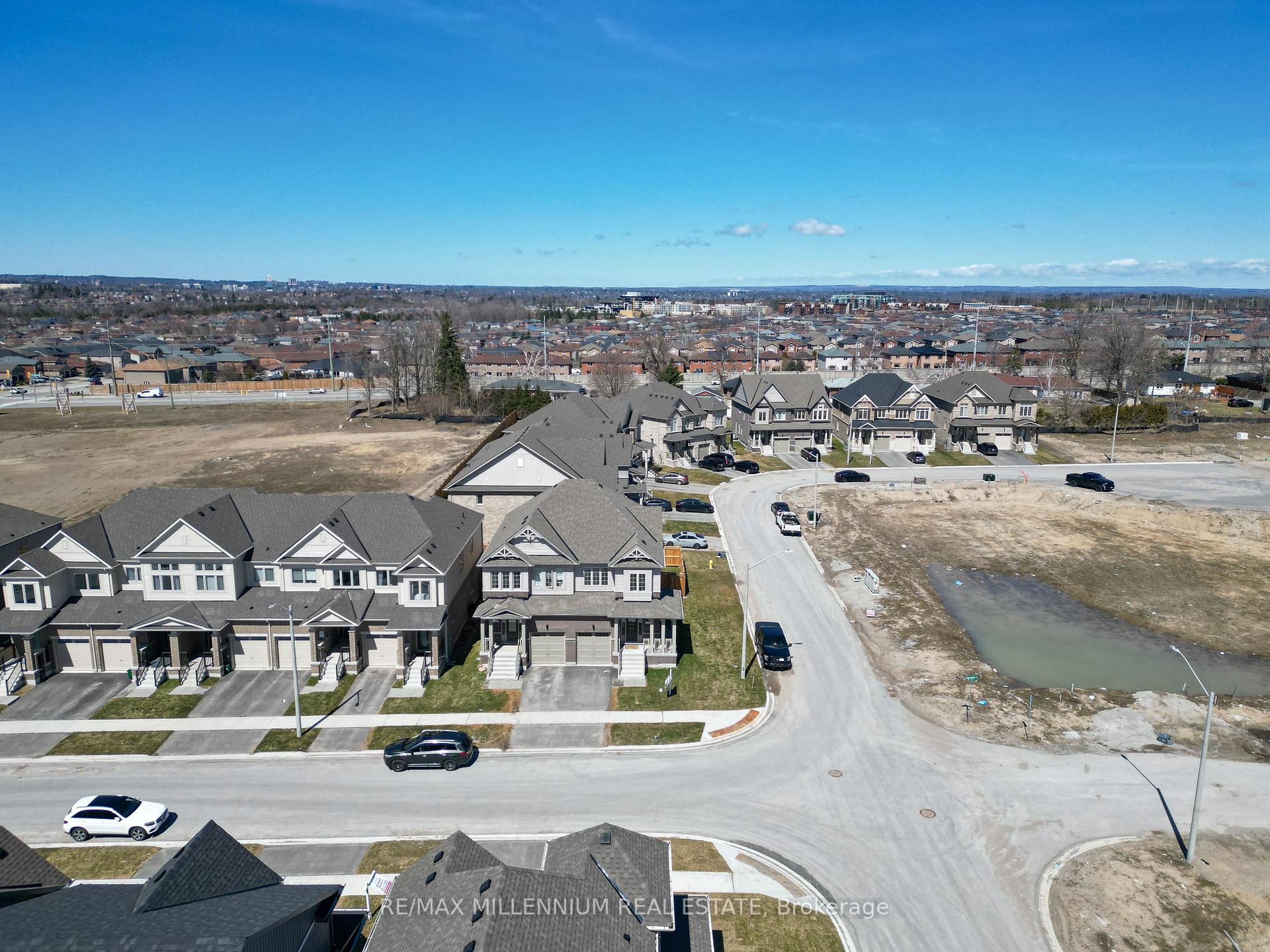 Photo 33 of 111 Sagewood Avenue, Barrie, Painswick South — HOMEH