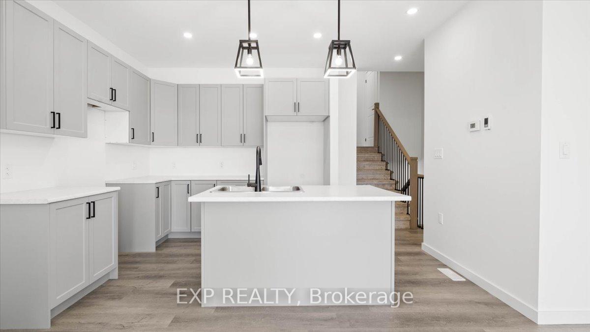 Photo 4 of 15 Summit Crescent, Belleville, Belleville Ward — HOMEH