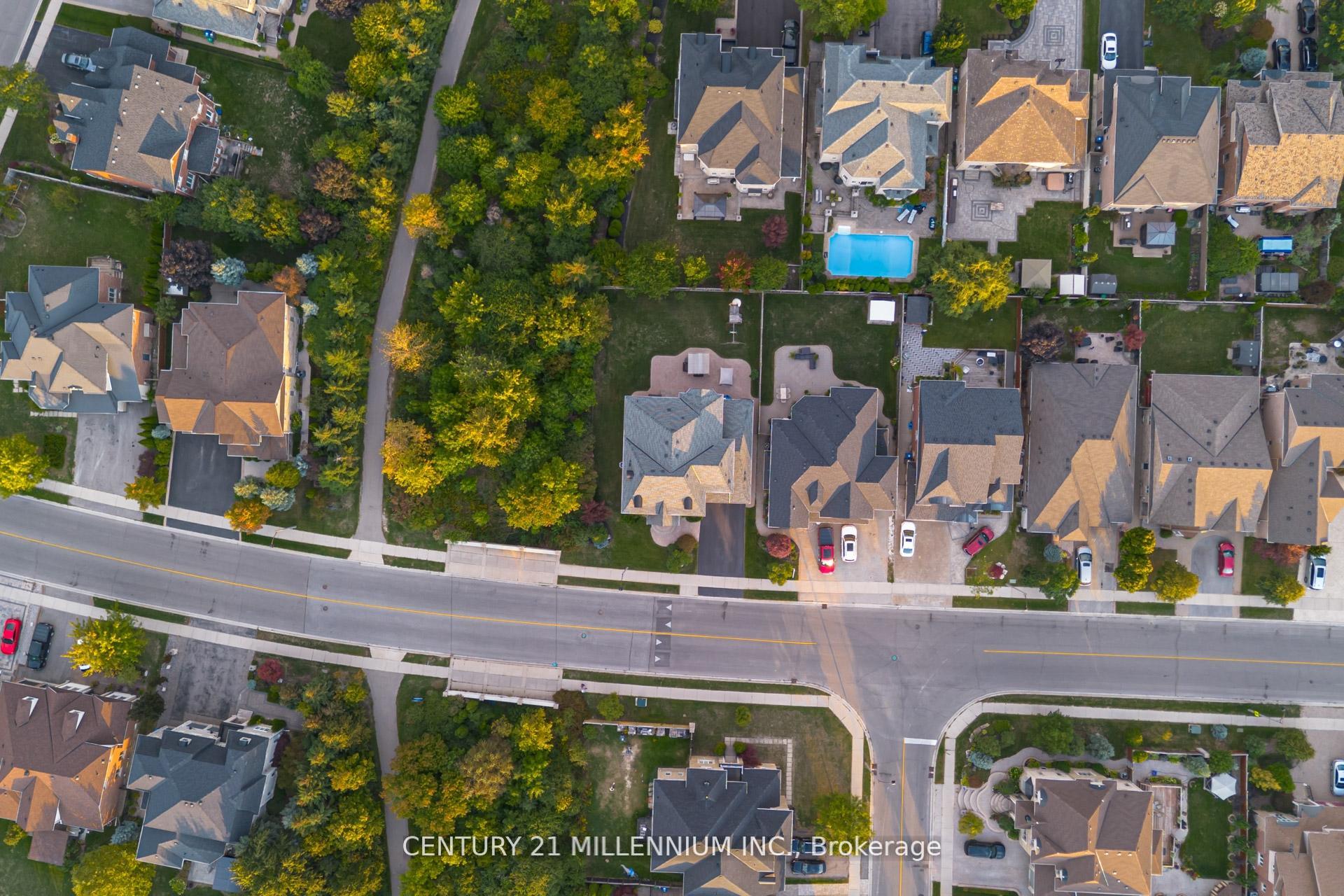Photo 3 of 29 EIffel Boulevard, Brampton, Vales of Castlemore North — HOMEH