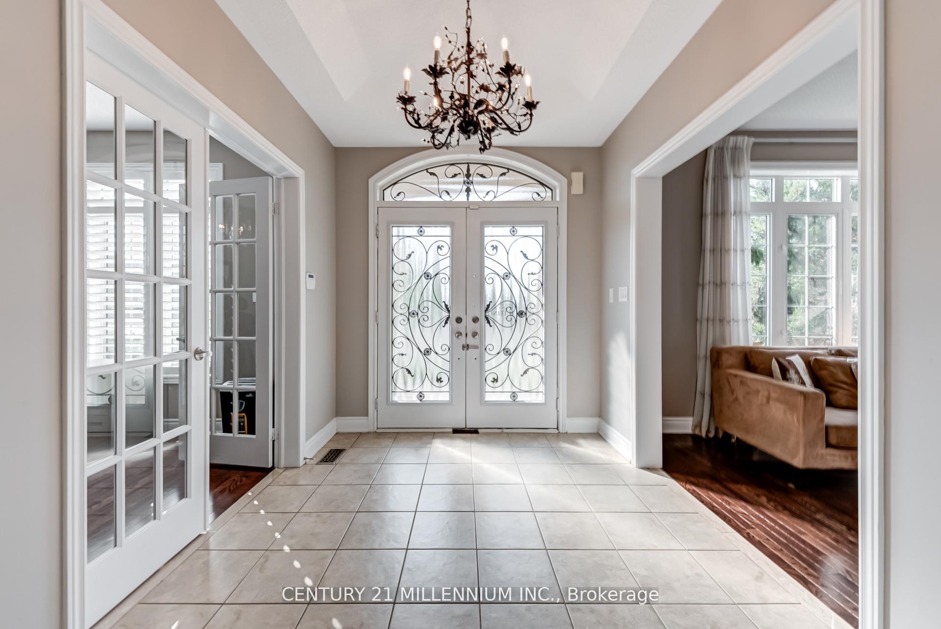 Photo 4 of 29 EIffel Boulevard, Brampton, Vales of Castlemore North — HOMEH