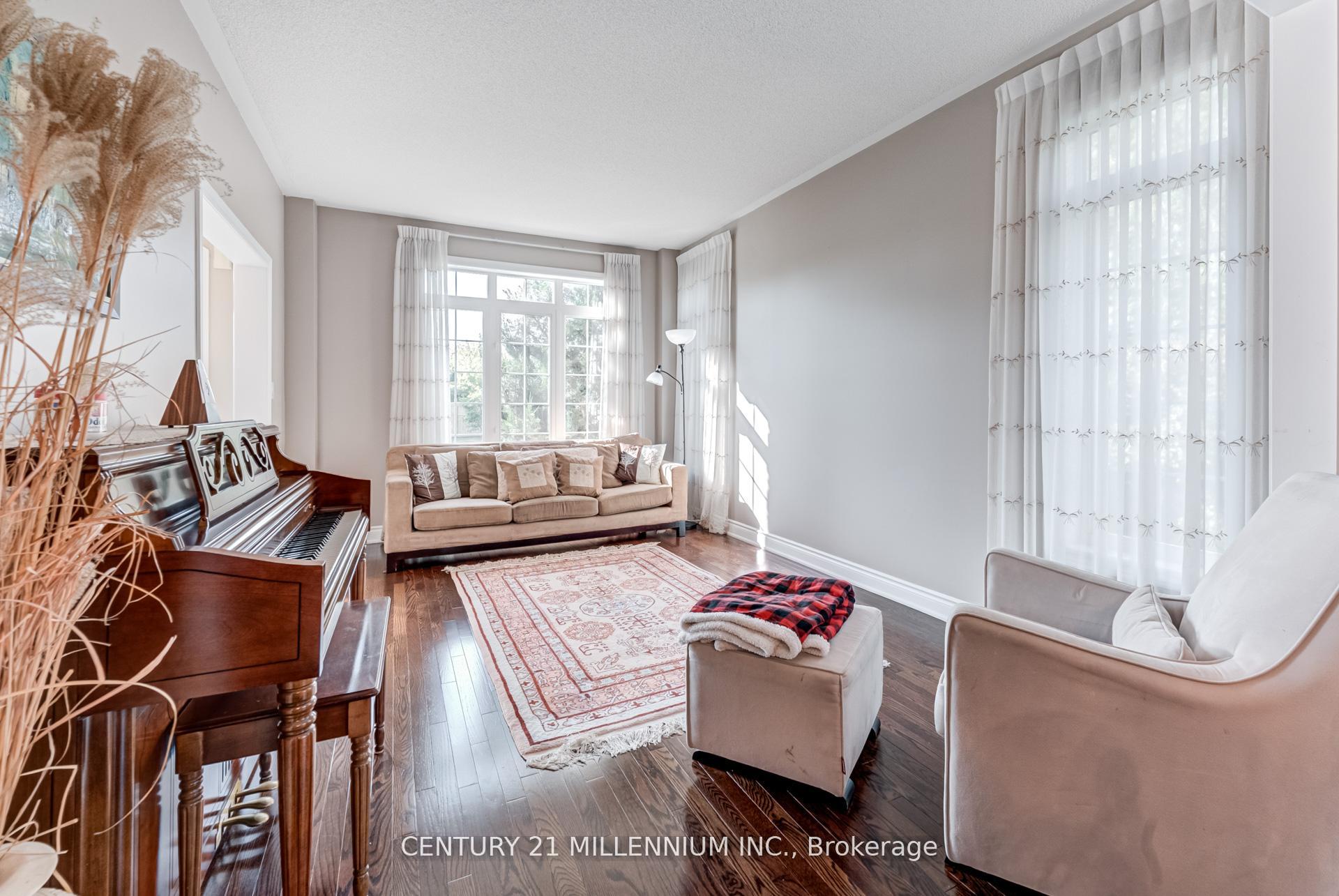 Photo 11 of 29 EIffel Boulevard, Brampton, Vales of Castlemore North — HOMEH