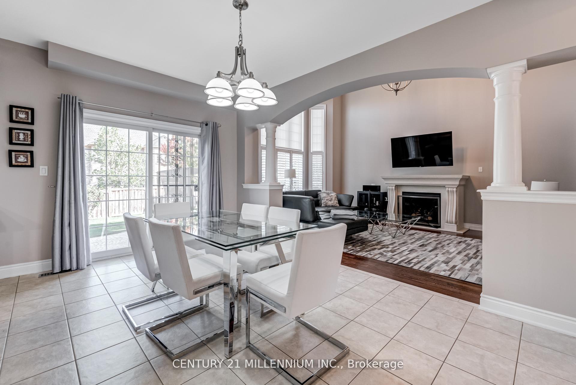 Photo 14 of 29 EIffel Boulevard, Brampton, Vales of Castlemore North — HOMEH