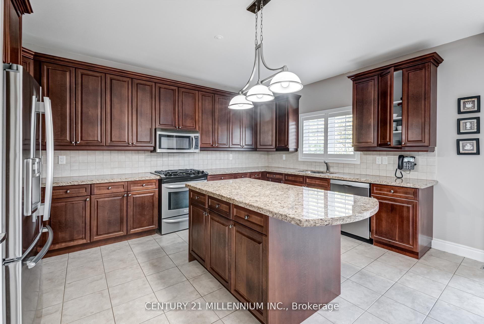 Photo 25 of 29 EIffel Boulevard, Brampton, Vales of Castlemore North — HOMEH