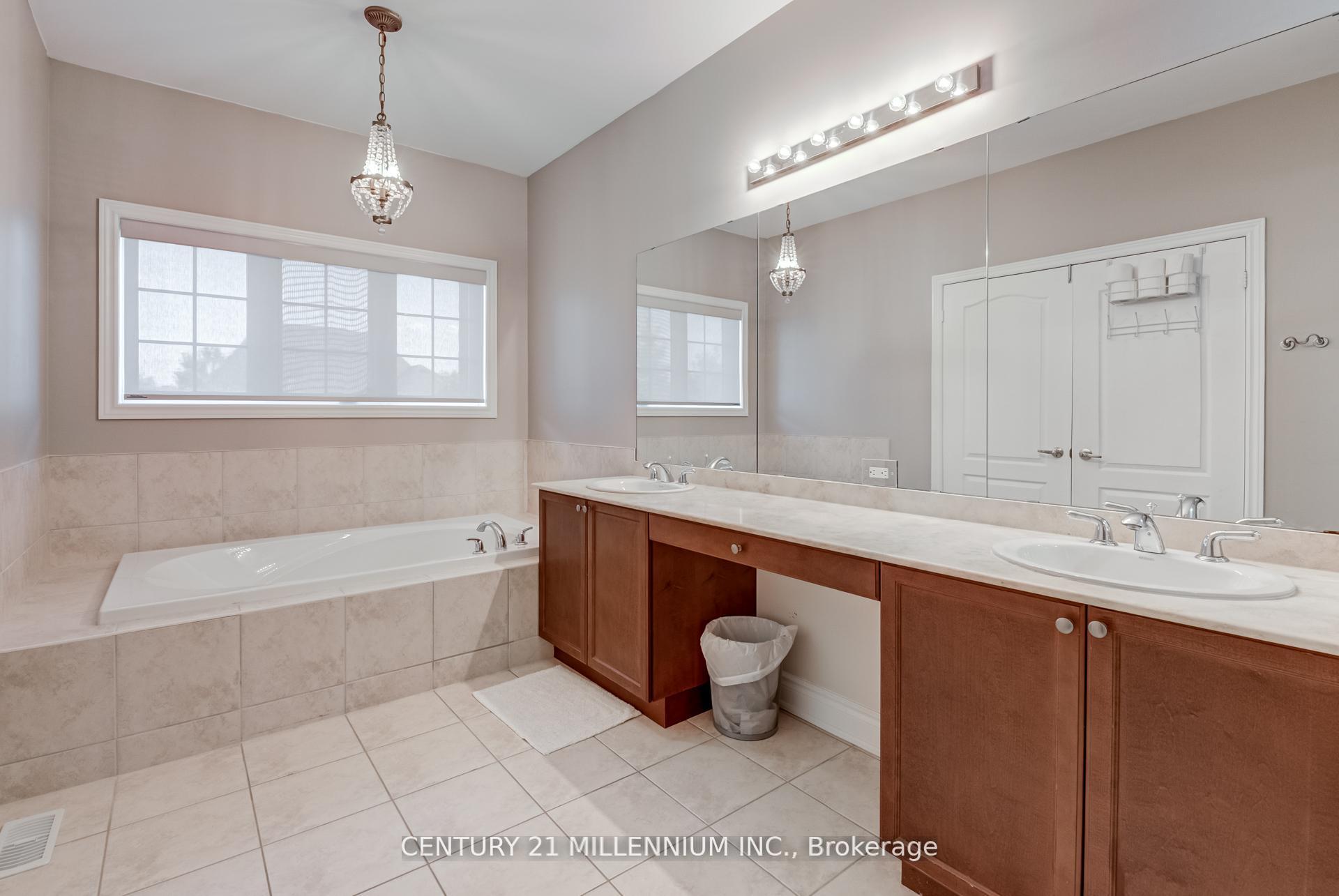 Photo 37 of 29 EIffel Boulevard, Brampton, Vales of Castlemore North — HOMEH