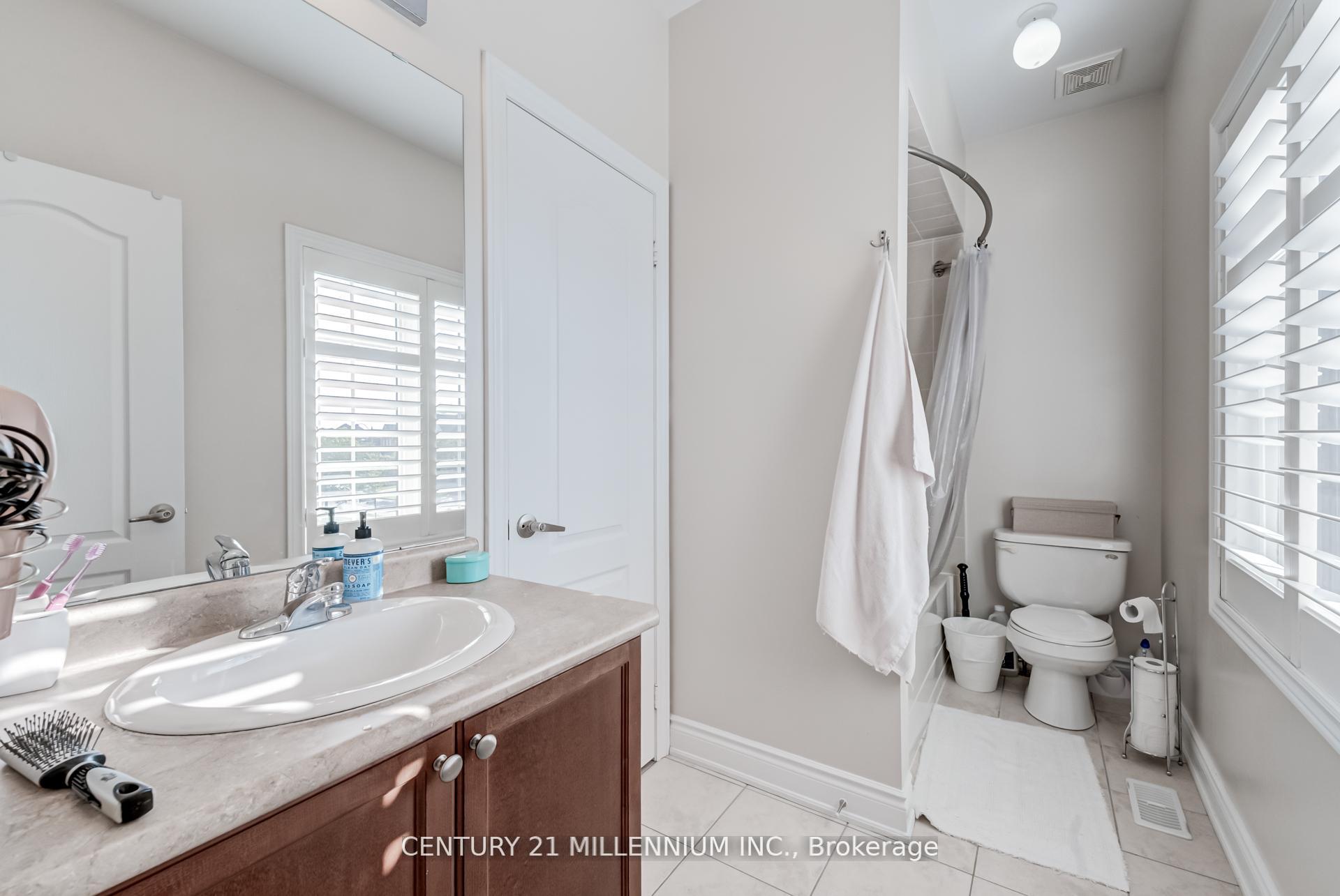 Photo 34 of 29 EIffel Boulevard, Brampton, Vales of Castlemore North — HOMEH