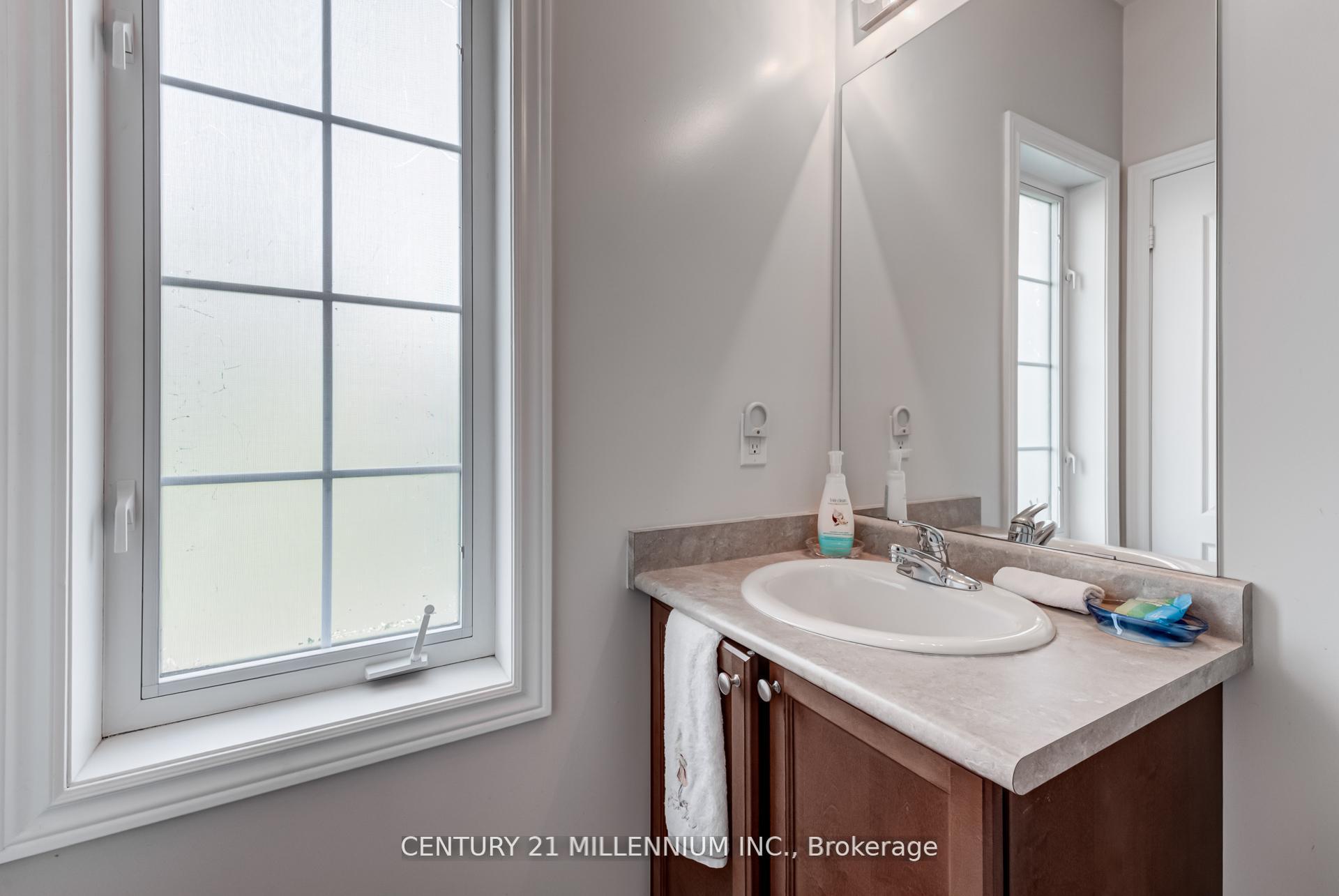 Photo 43 of 29 EIffel Boulevard, Brampton, Vales of Castlemore North — HOMEH