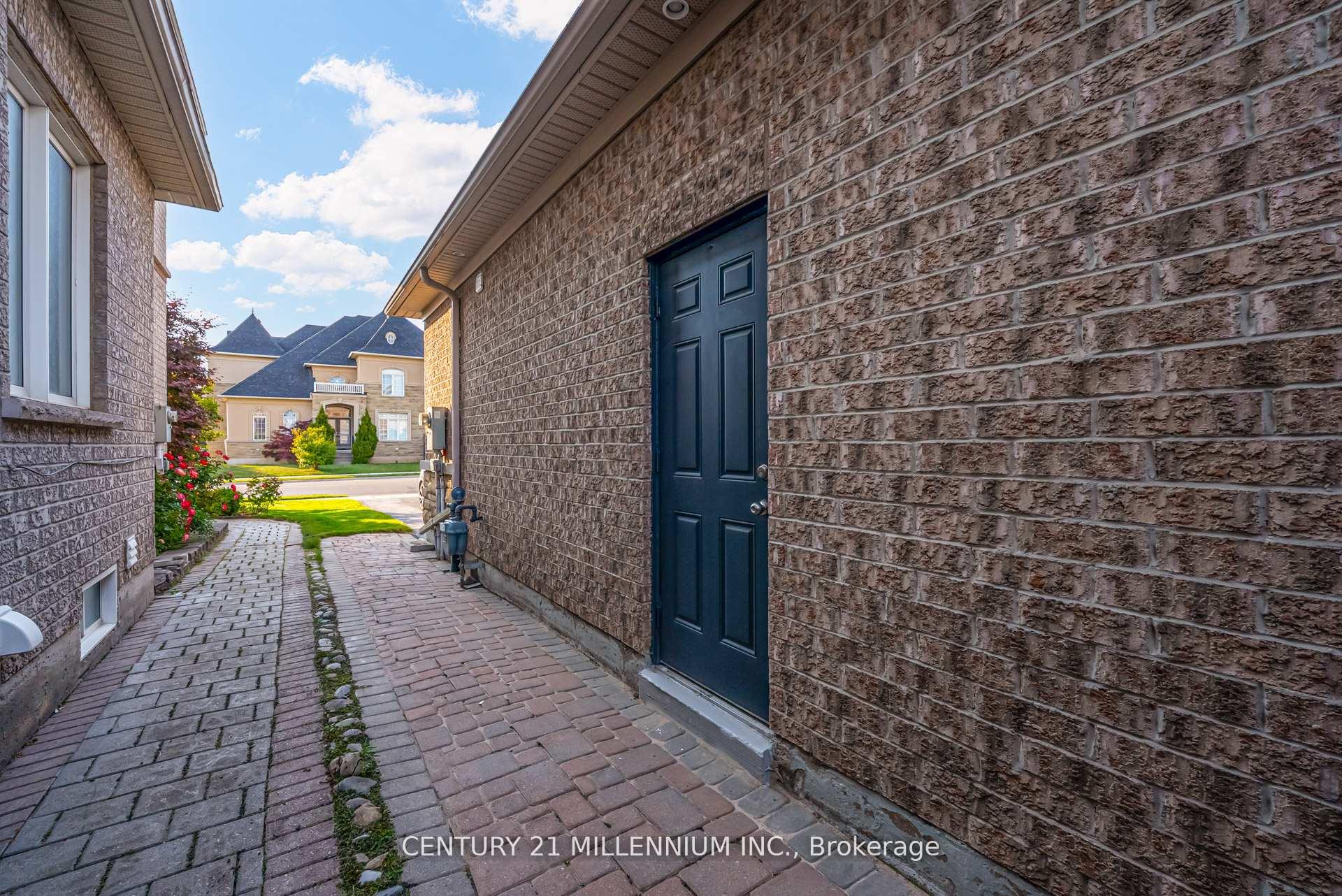 Photo 49 of 29 EIffel Boulevard, Brampton, Vales of Castlemore North — HOMEH