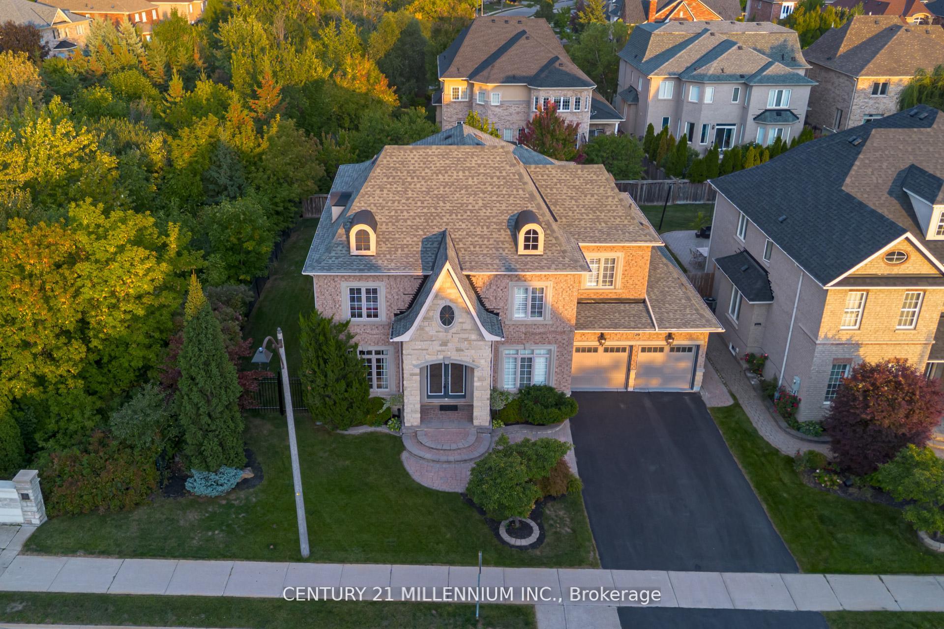 Photo 46 of 29 EIffel Boulevard, Brampton, Vales of Castlemore North — HOMEH